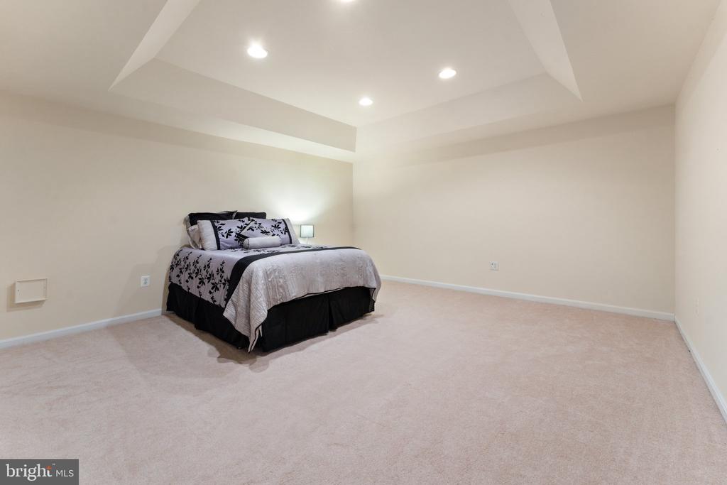 14380 Chalfont Dr