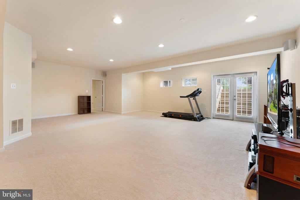14380 Chalfont Dr