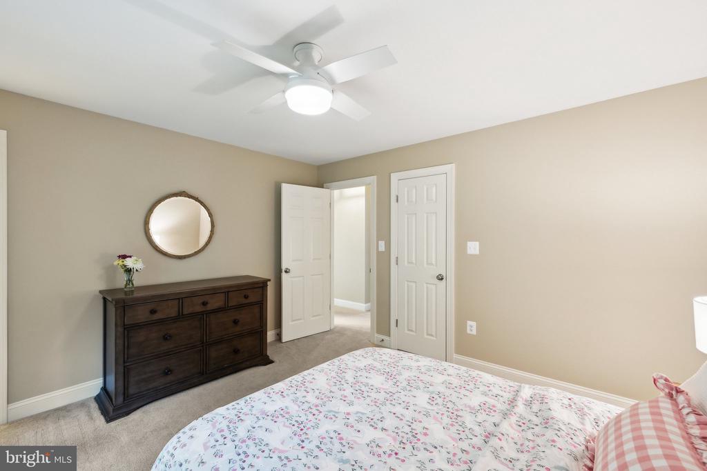 13016 Brookmead Dr