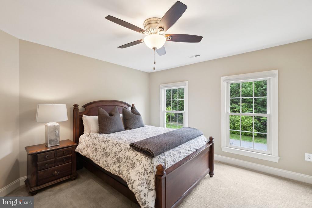 13016 Brookmead Dr