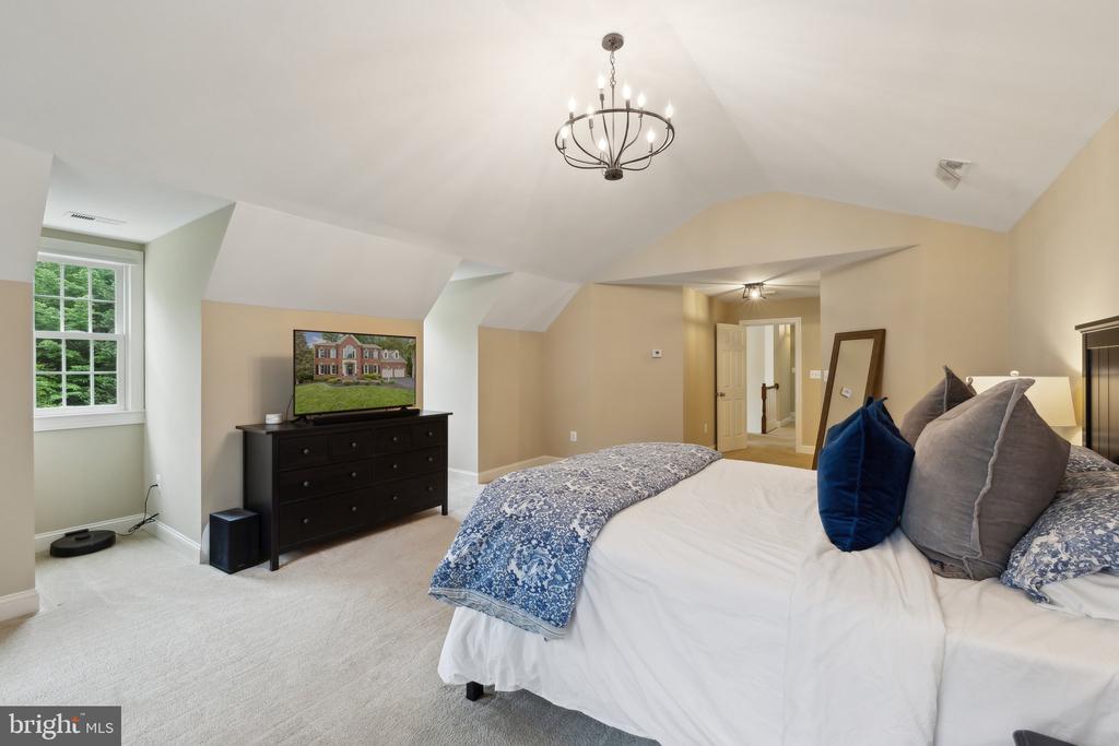 13016 Brookmead Dr