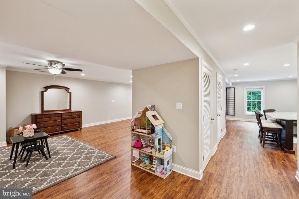 13016 Brookmead Dr