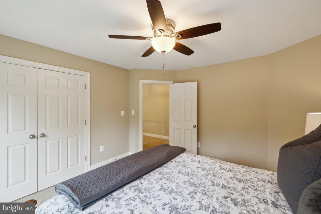 13016 Brookmead Dr