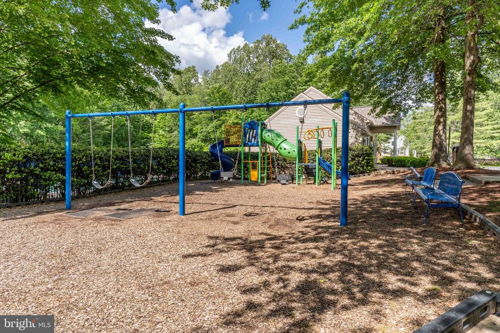 13016 Brookmead Dr