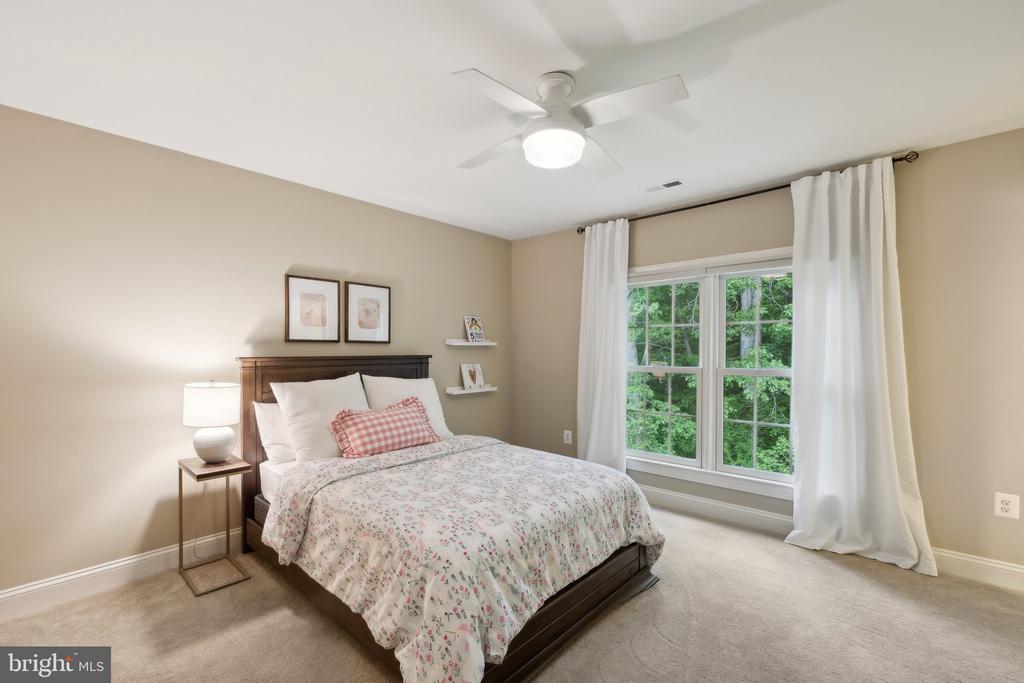 13016 Brookmead Dr
