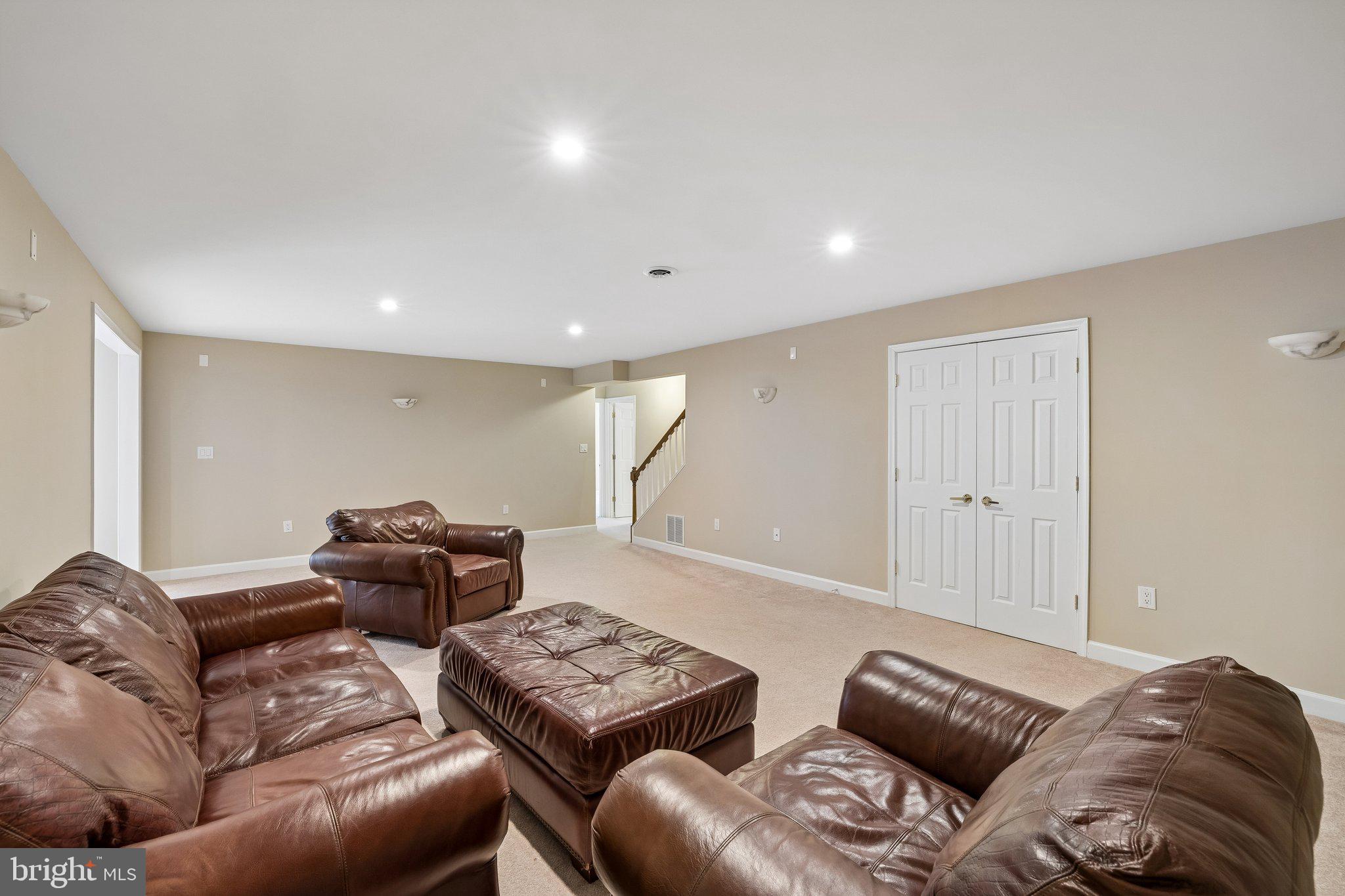 13001 TRIPLE CROWN LOOP