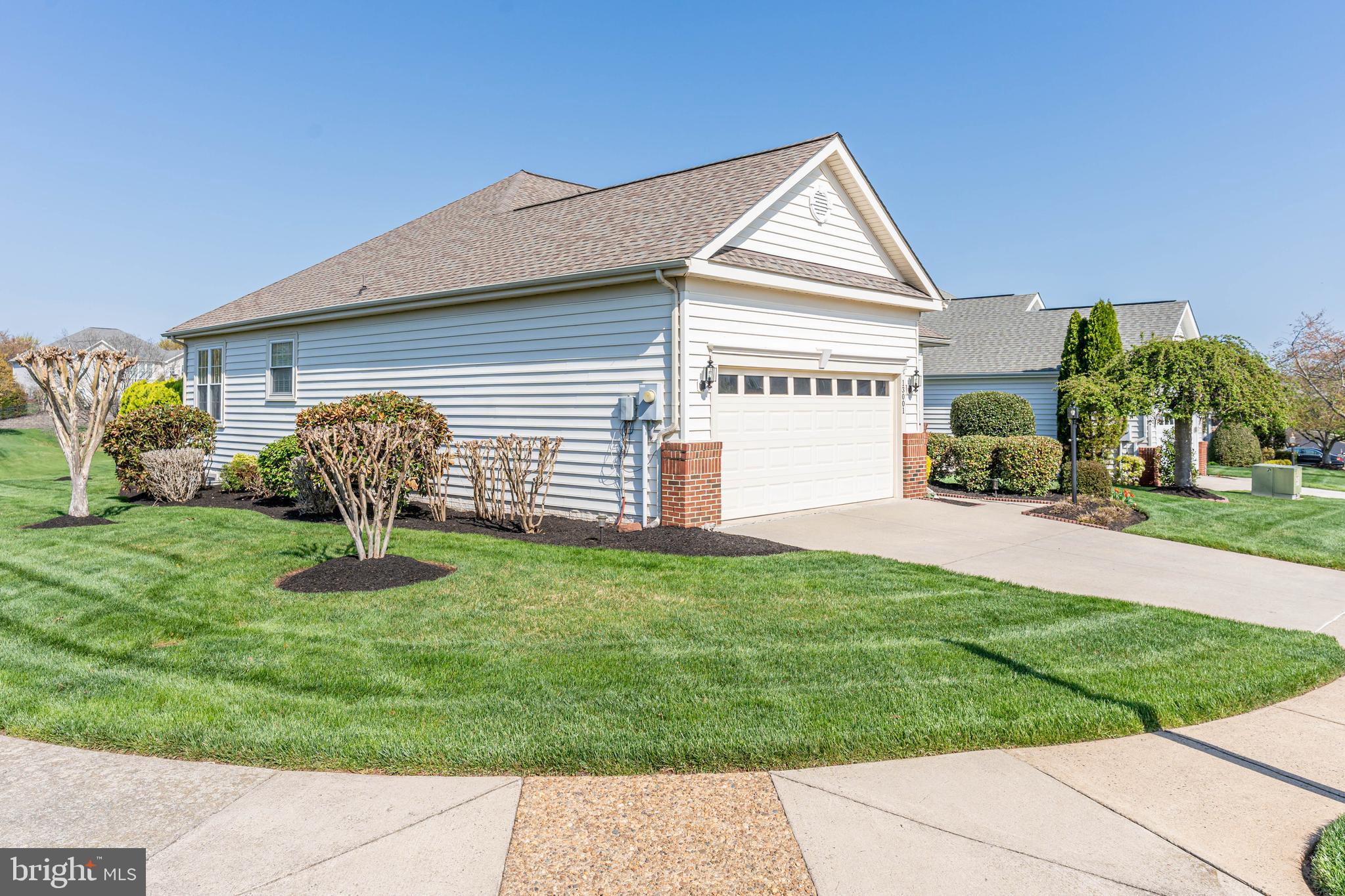13001 TRIPLE CROWN LOOP