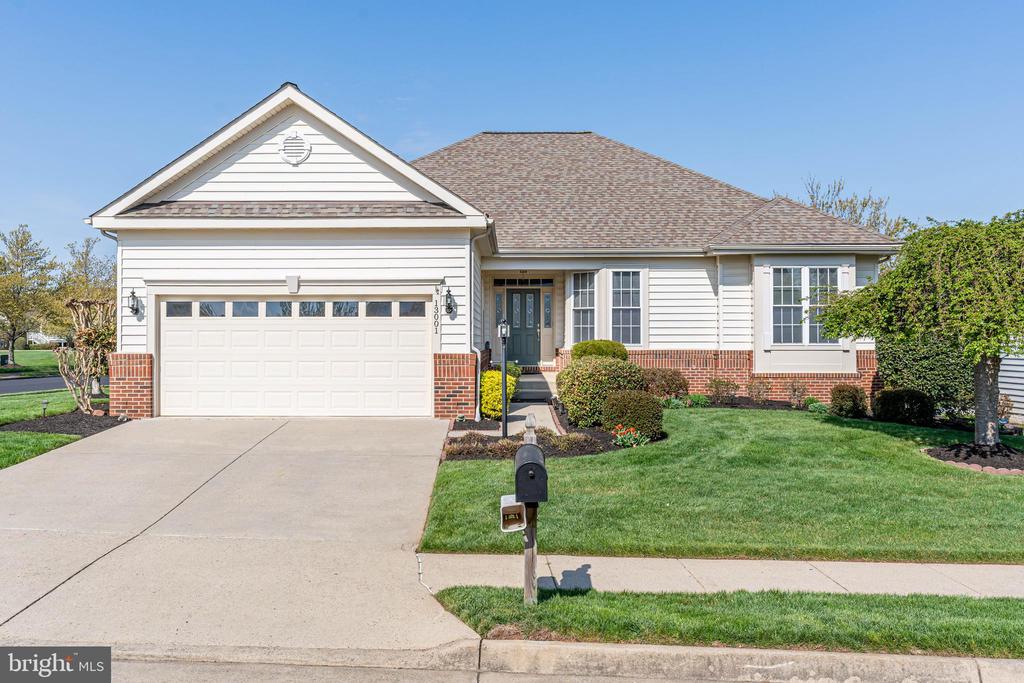 13001 TRIPLE CROWN LOOP