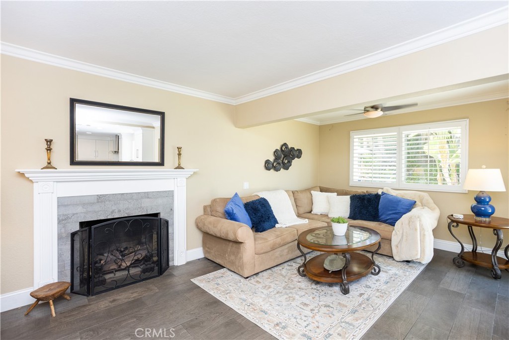 8505 E Meadowridge