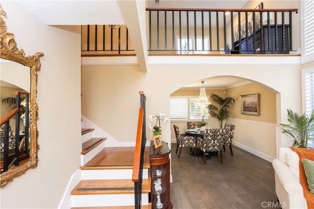 8505 E Meadowridge