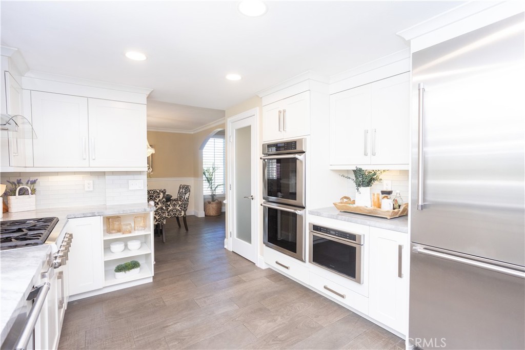 8505 E Meadowridge