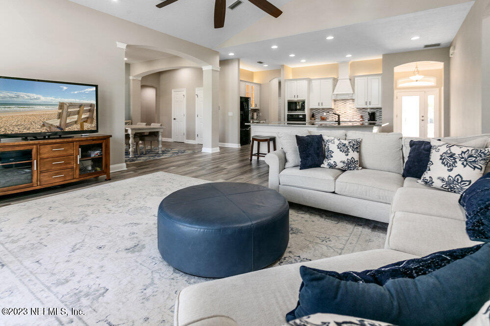 3548 WATERCHASE WAY E