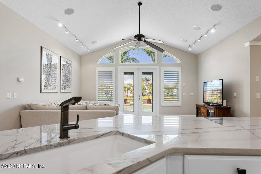 3548 WATERCHASE WAY E