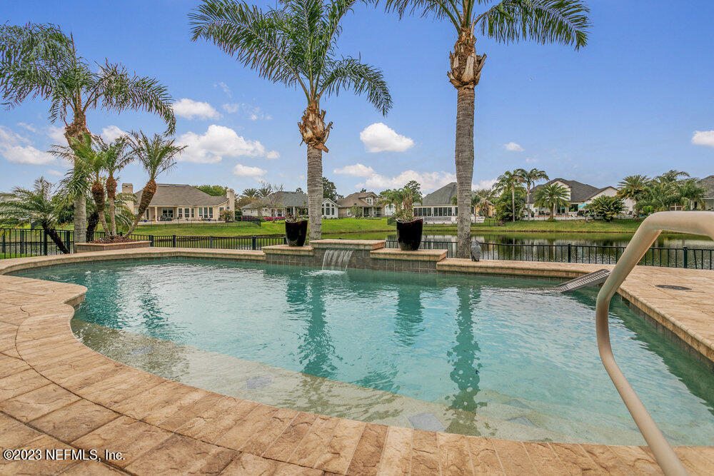 3548 WATERCHASE WAY E