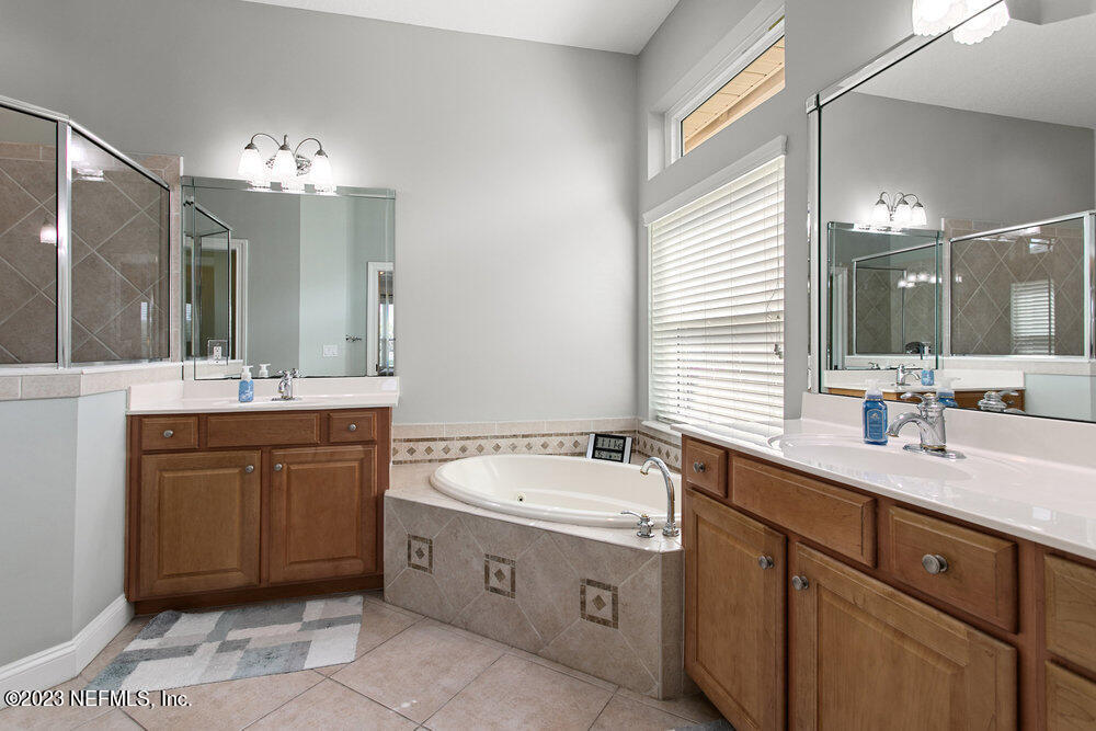 3548 WATERCHASE WAY E