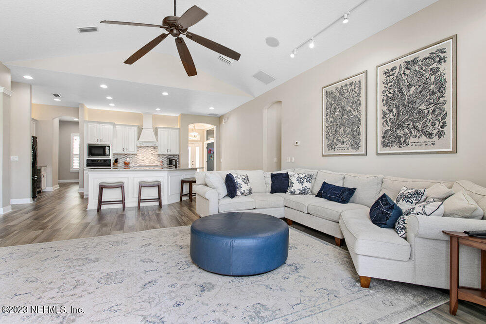 3548 WATERCHASE WAY E