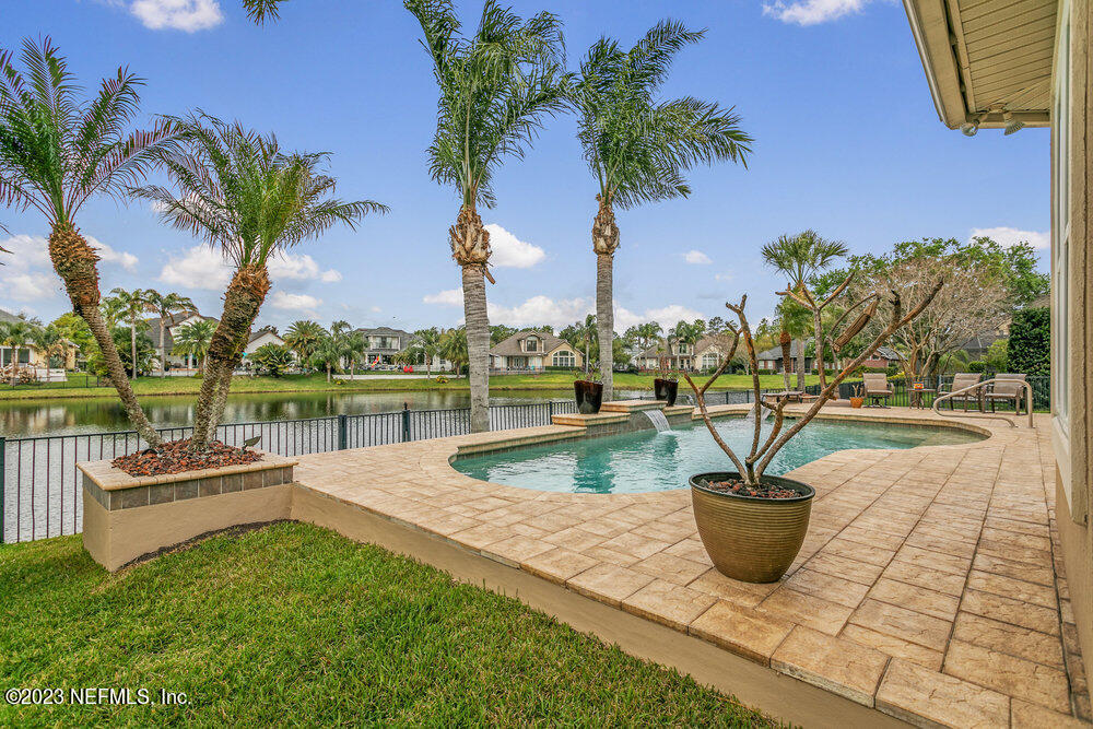 3548 WATERCHASE WAY E