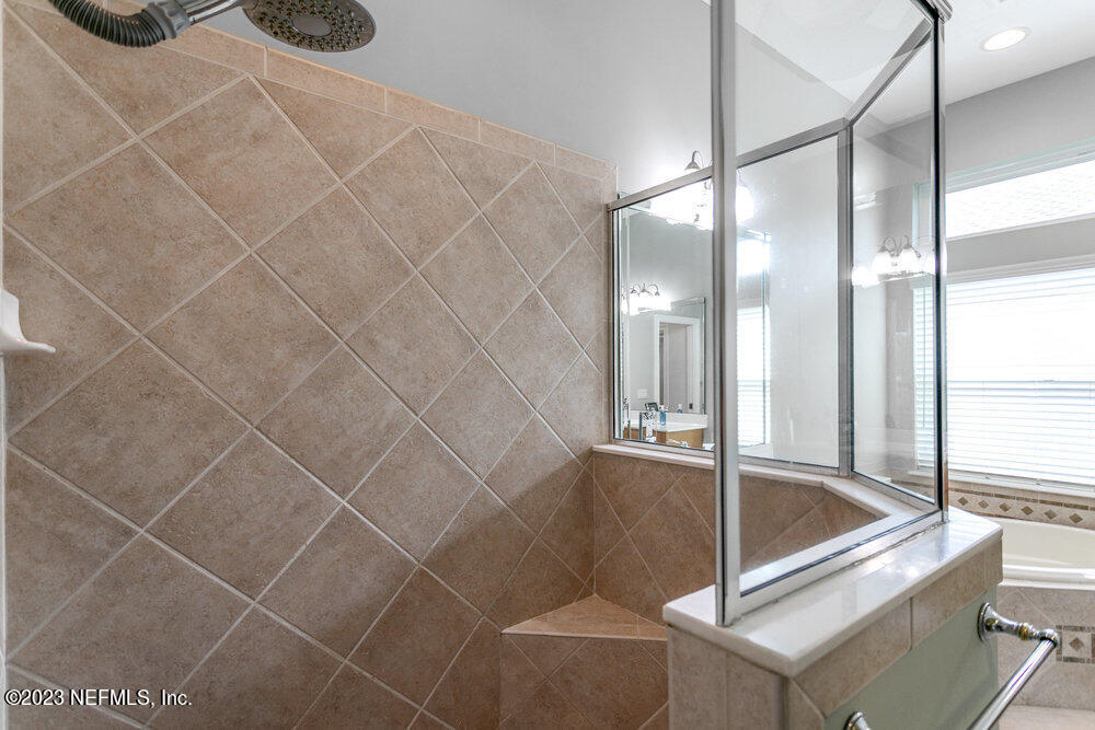 3548 WATERCHASE WAY E