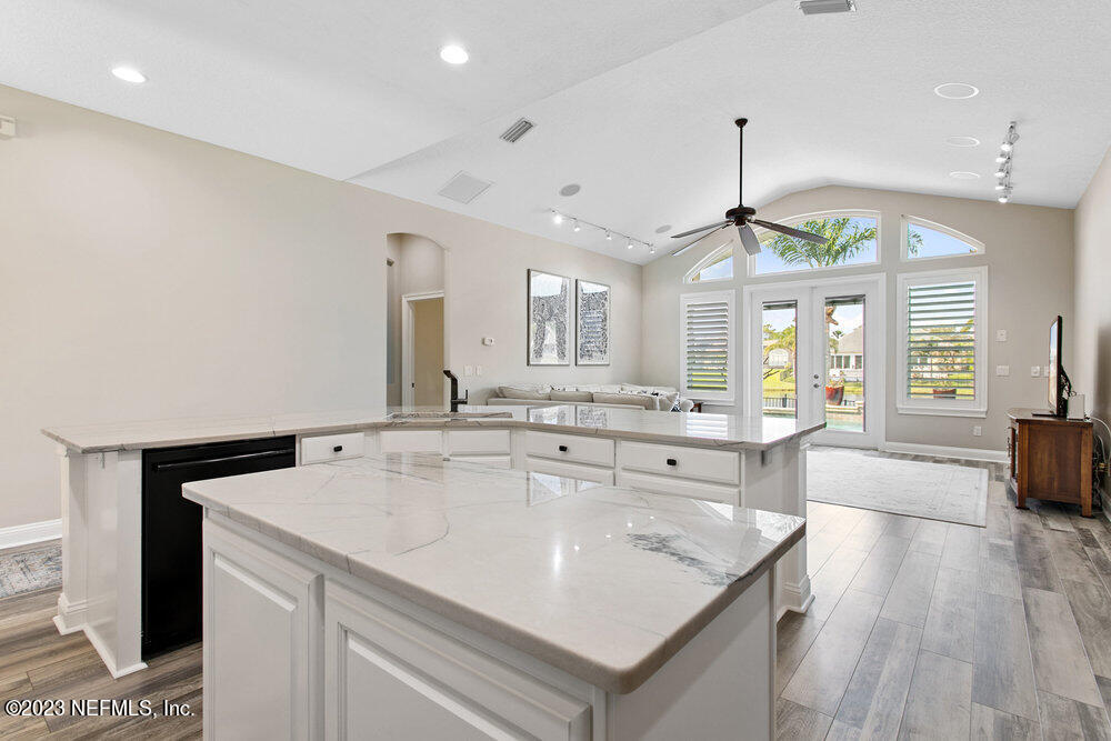 3548 WATERCHASE WAY E