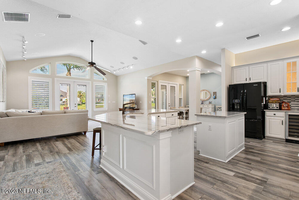 3548 WATERCHASE WAY E