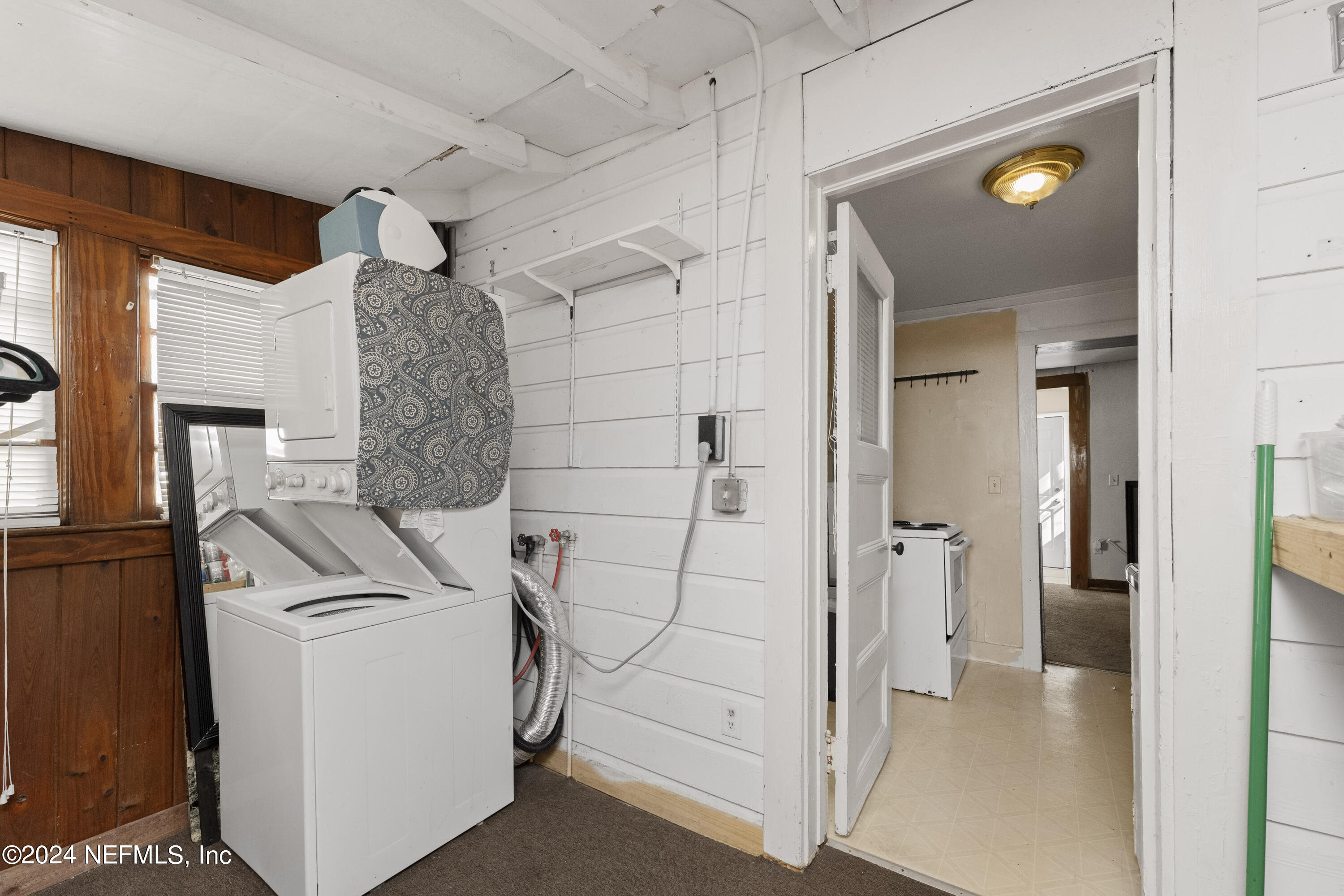 835 5TH Street N