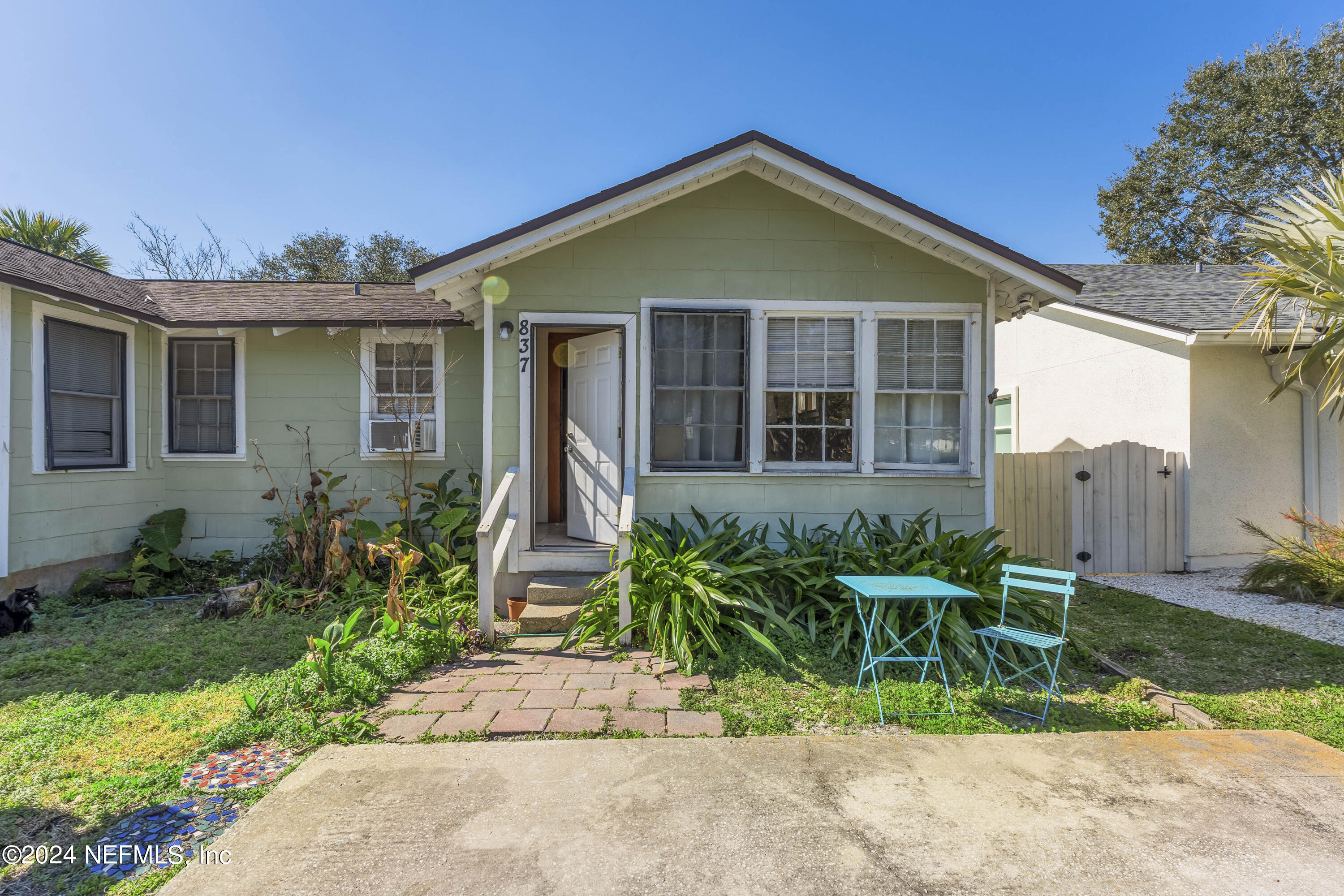 835 5TH Street N