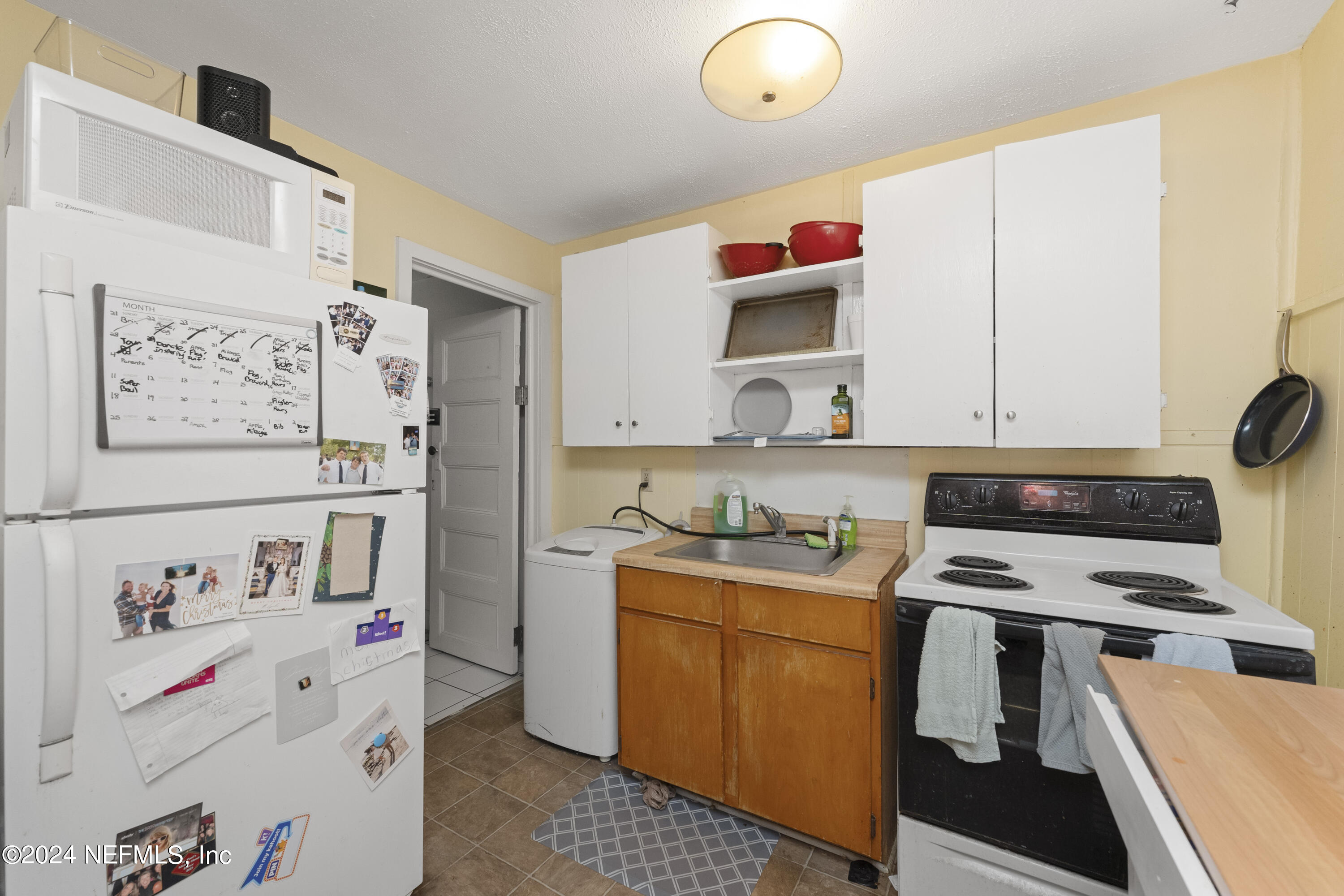 835 5TH Street N