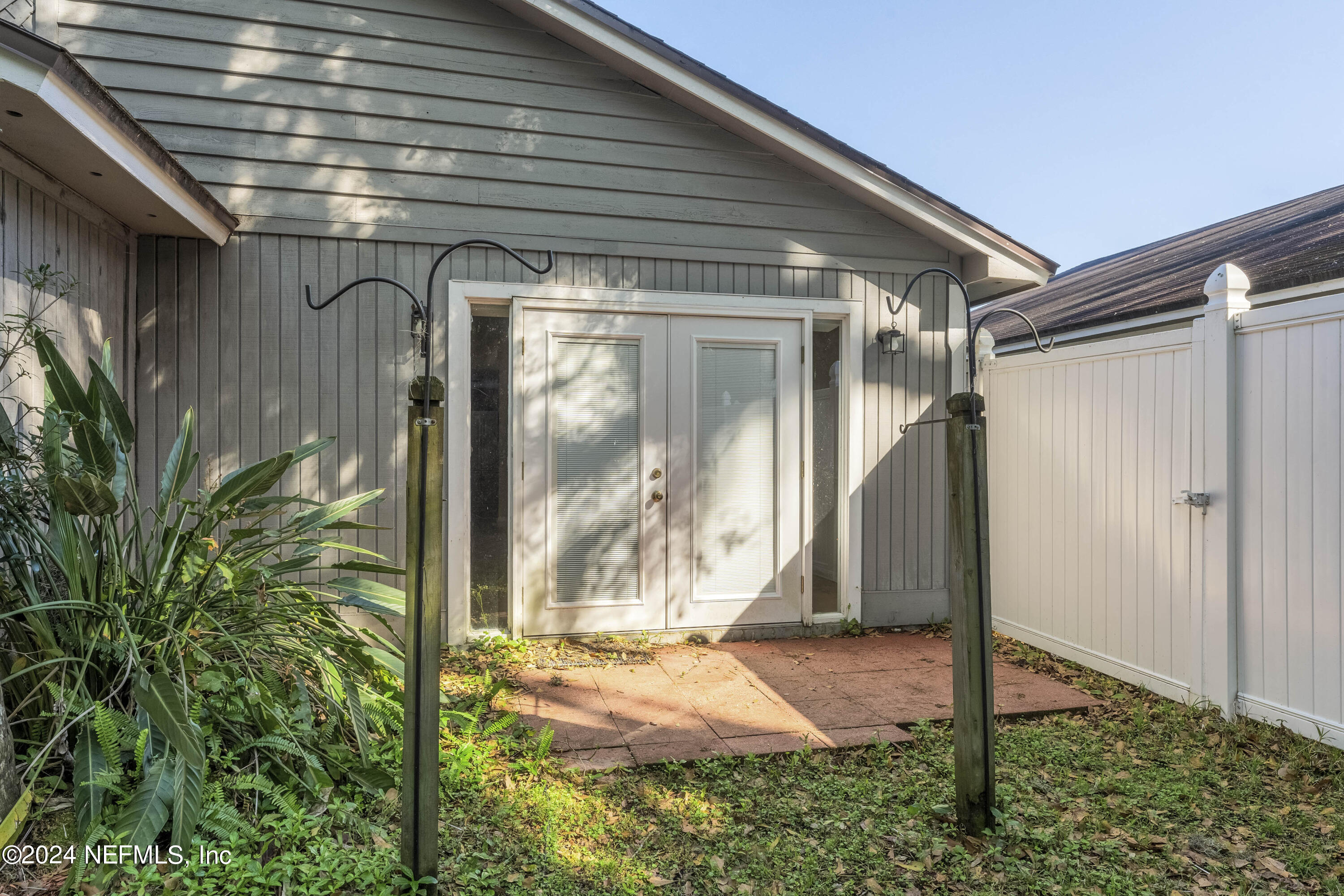 4346 LAKE WOODBOURNE Drive S