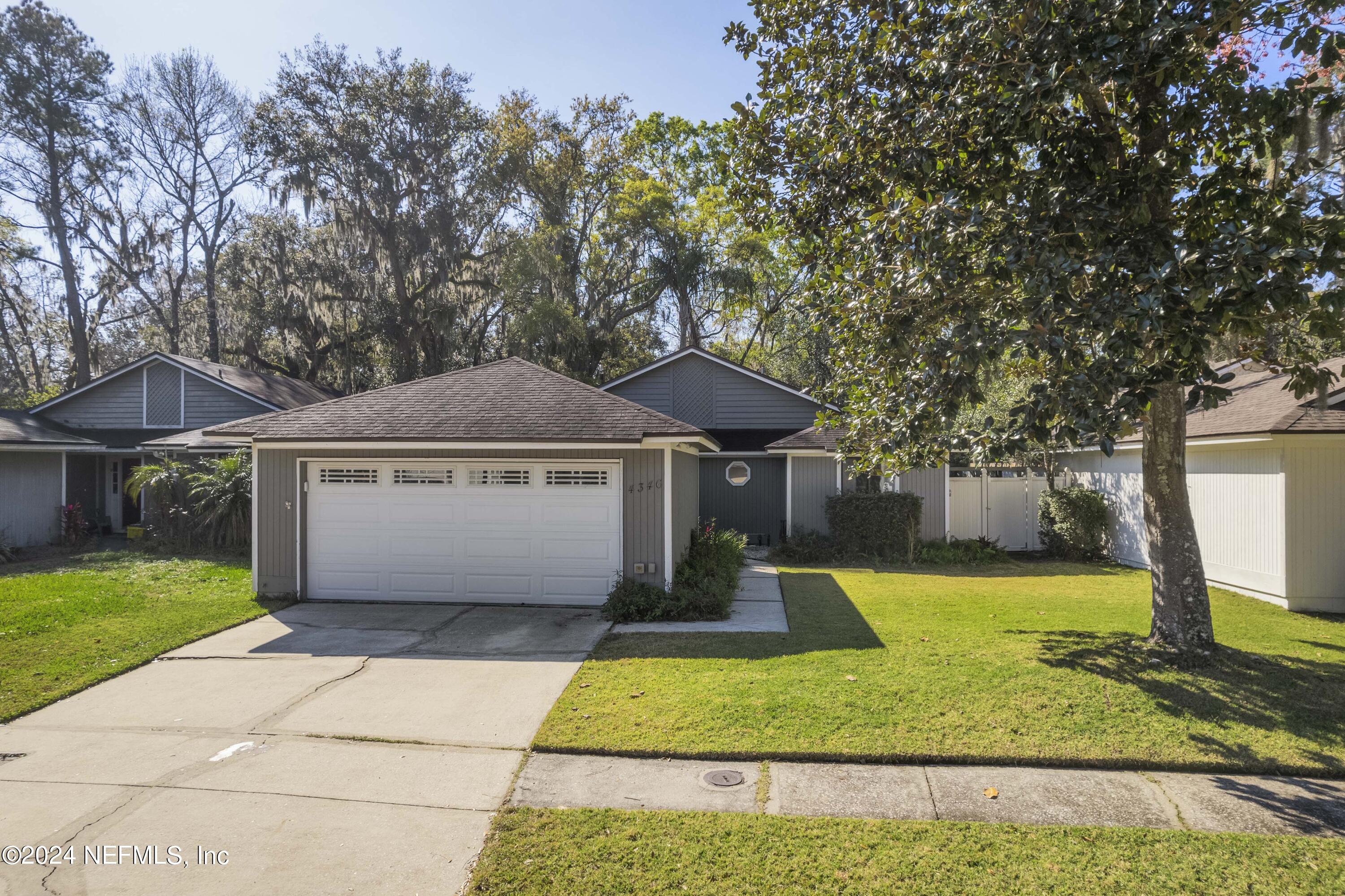 4346 LAKE WOODBOURNE Drive S