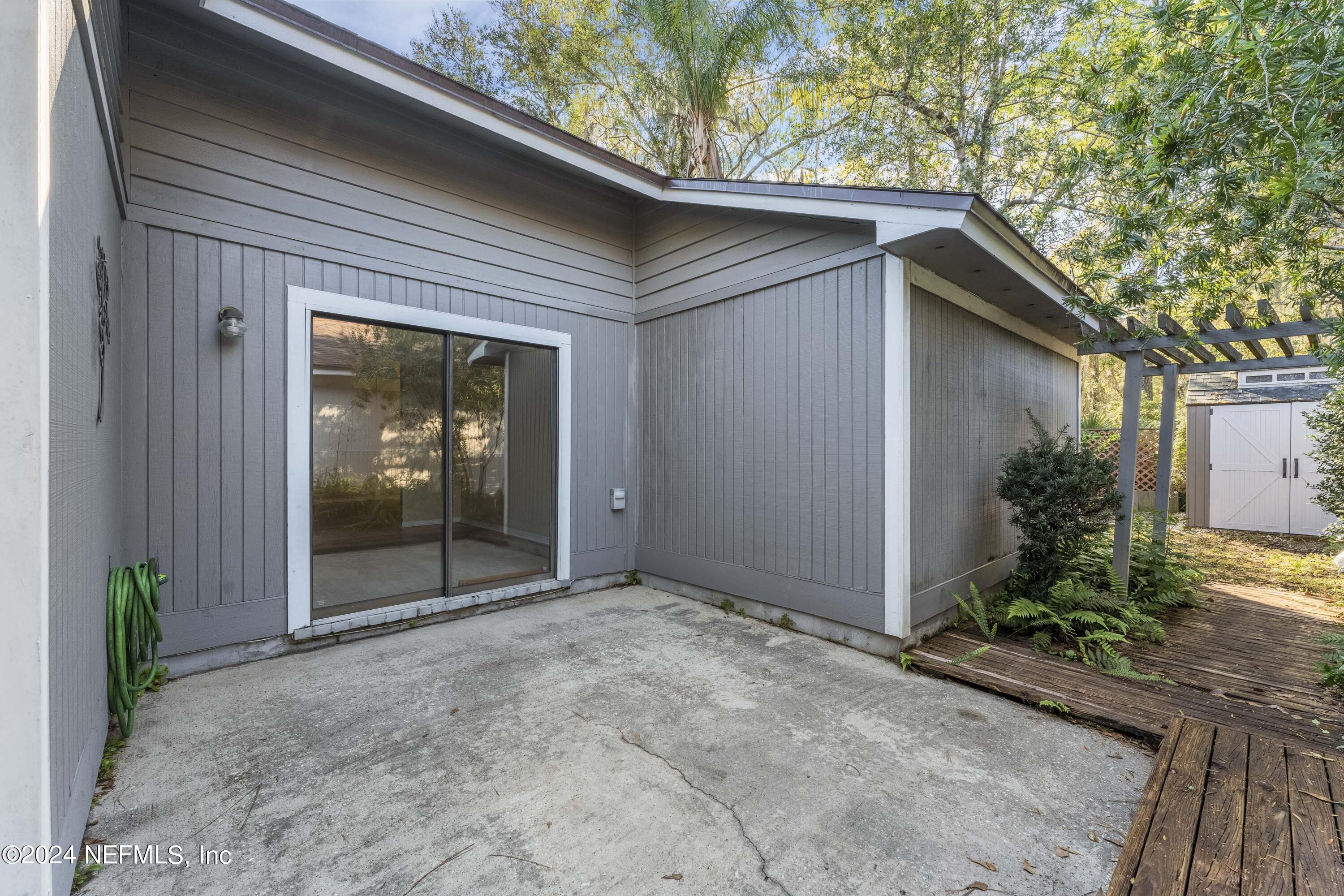 4346 LAKE WOODBOURNE Drive S