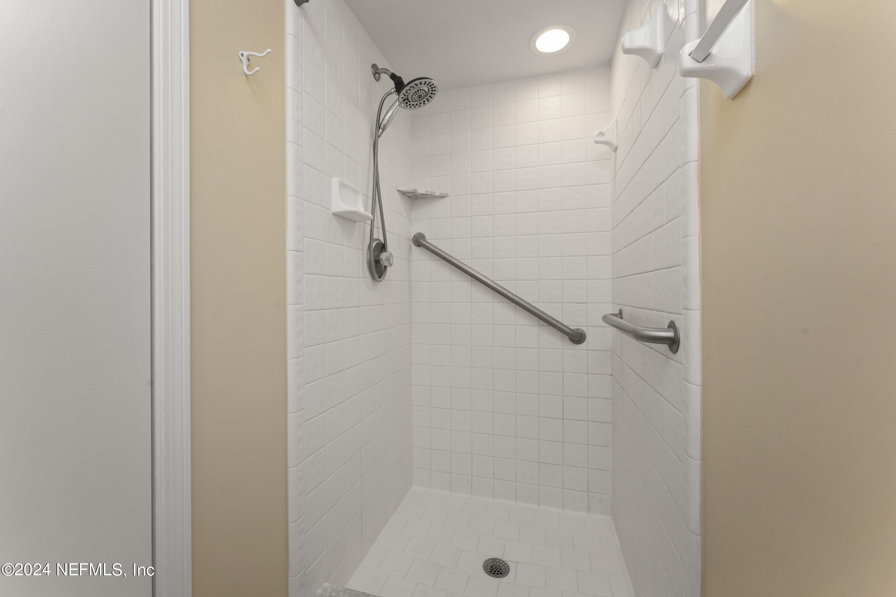 4346 LAKE WOODBOURNE Drive S