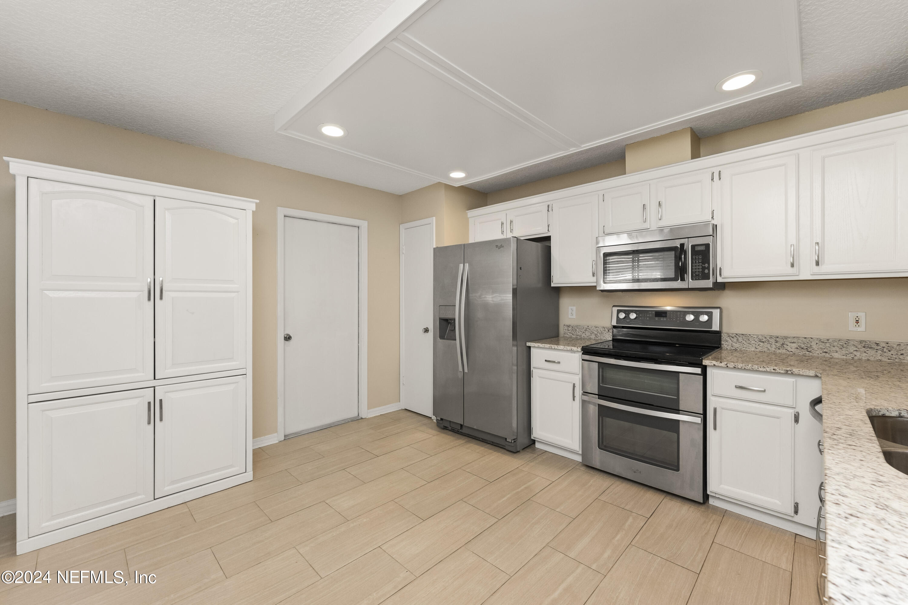 4346 LAKE WOODBOURNE Drive S