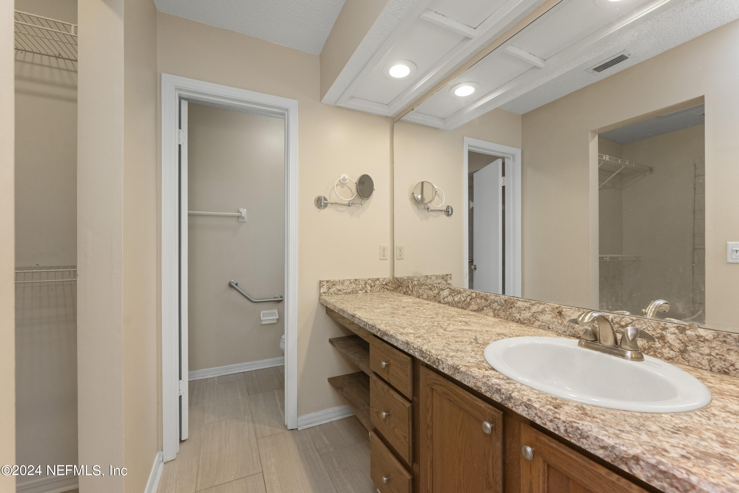 4346 LAKE WOODBOURNE Drive S