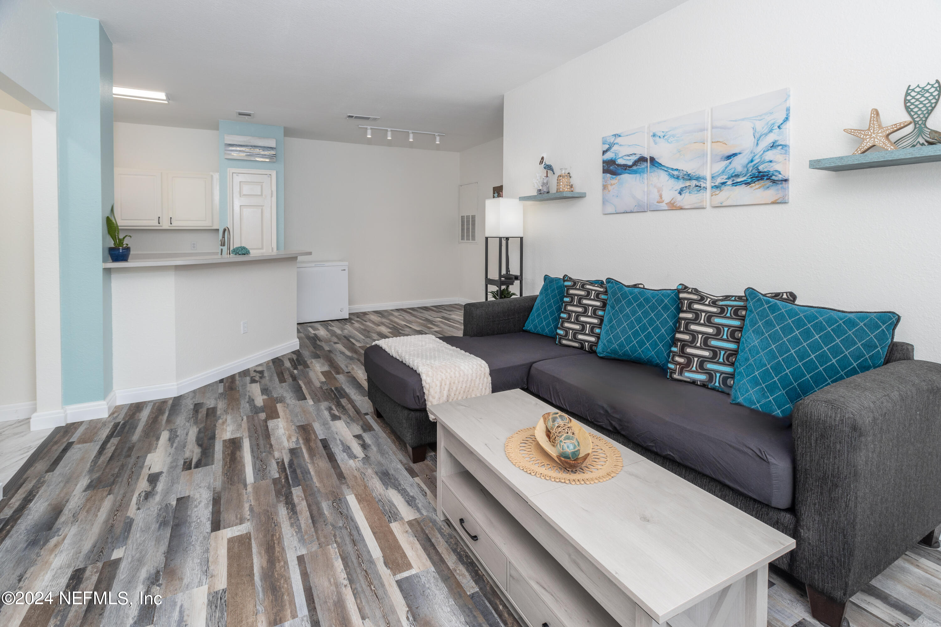 13703 RICHMOND PARK Drive, 2302