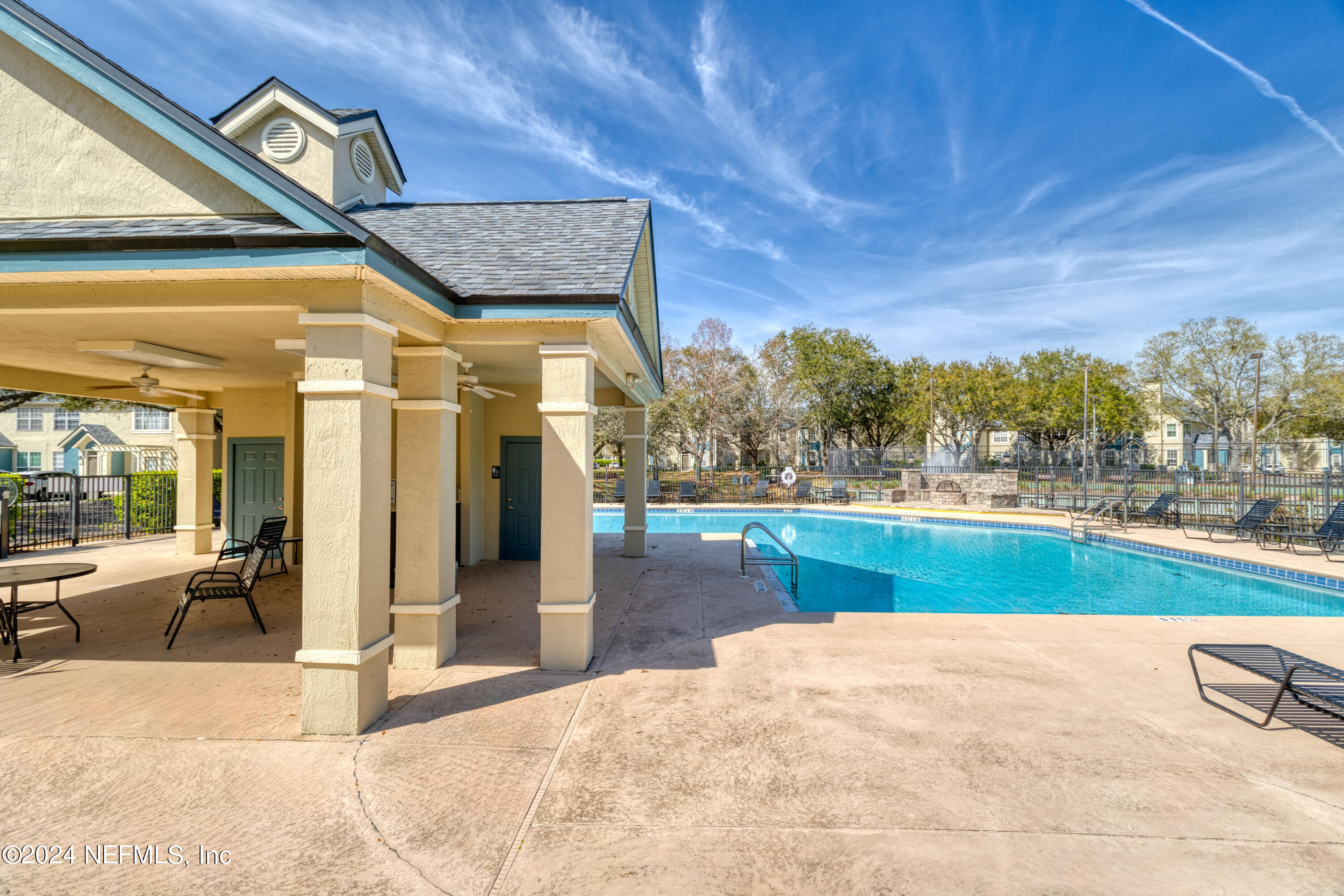 13703 RICHMOND PARK Drive, 2302