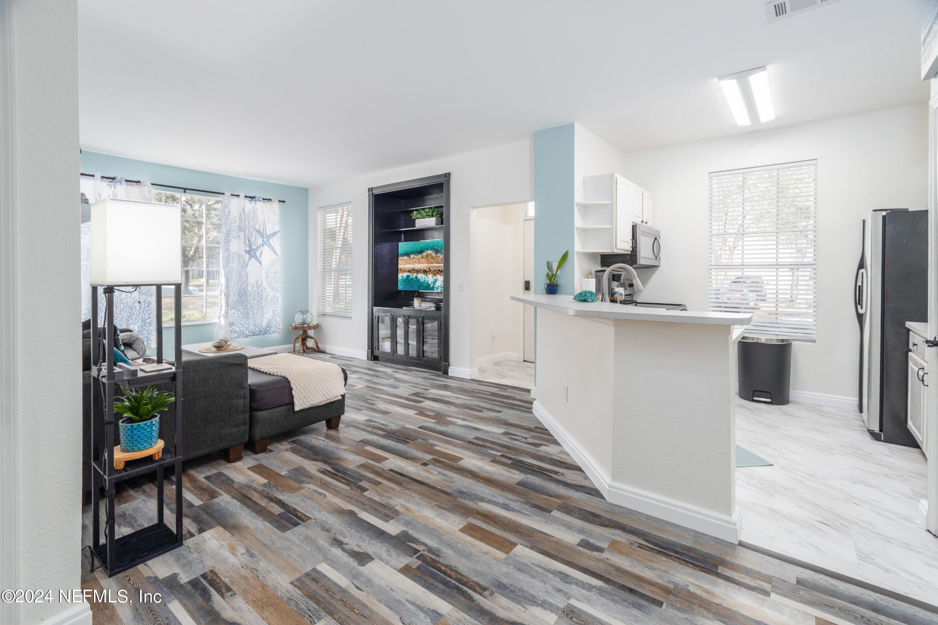 13703 RICHMOND PARK Drive, 2302