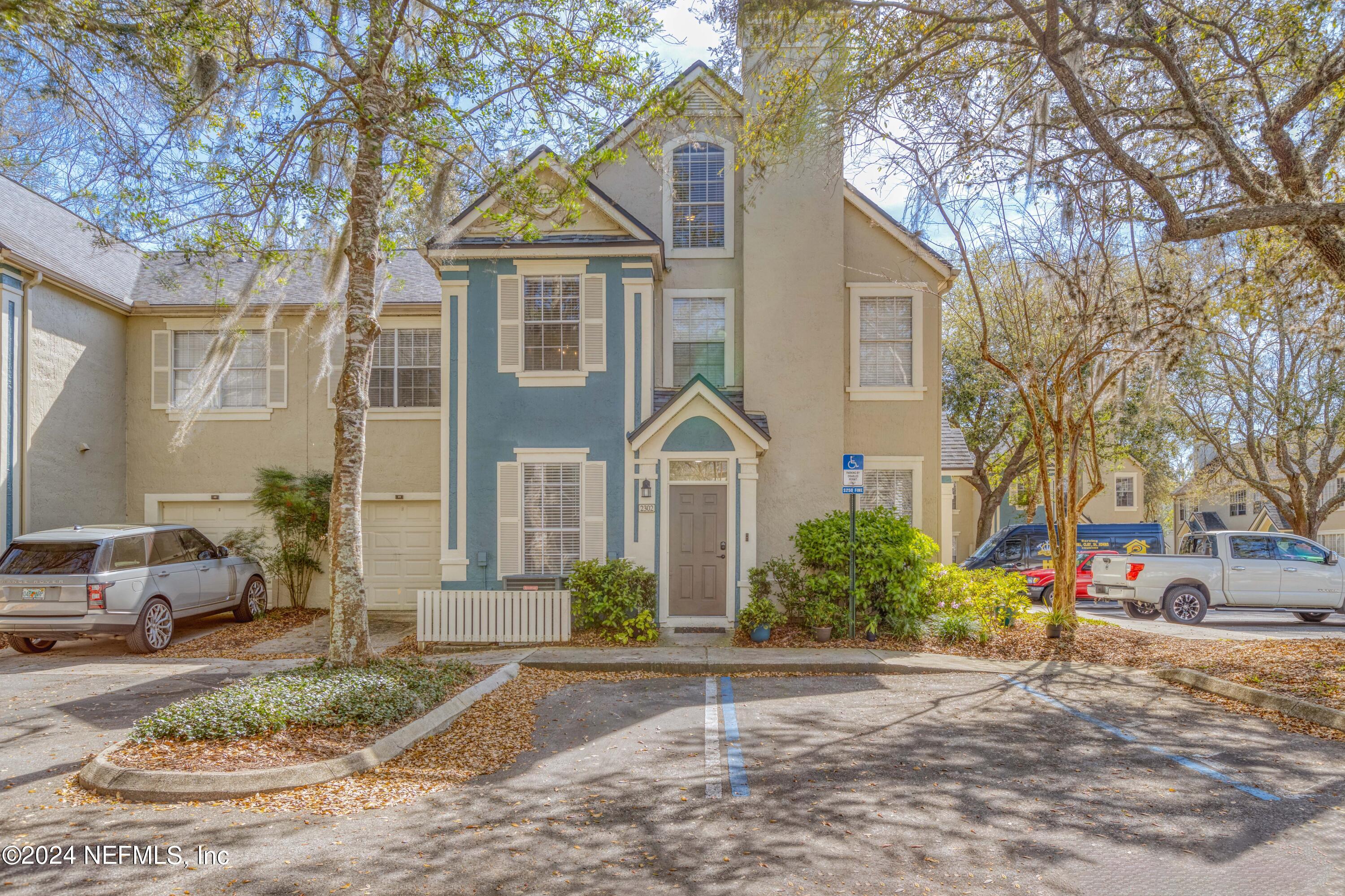 13703 RICHMOND PARK Drive, 2302