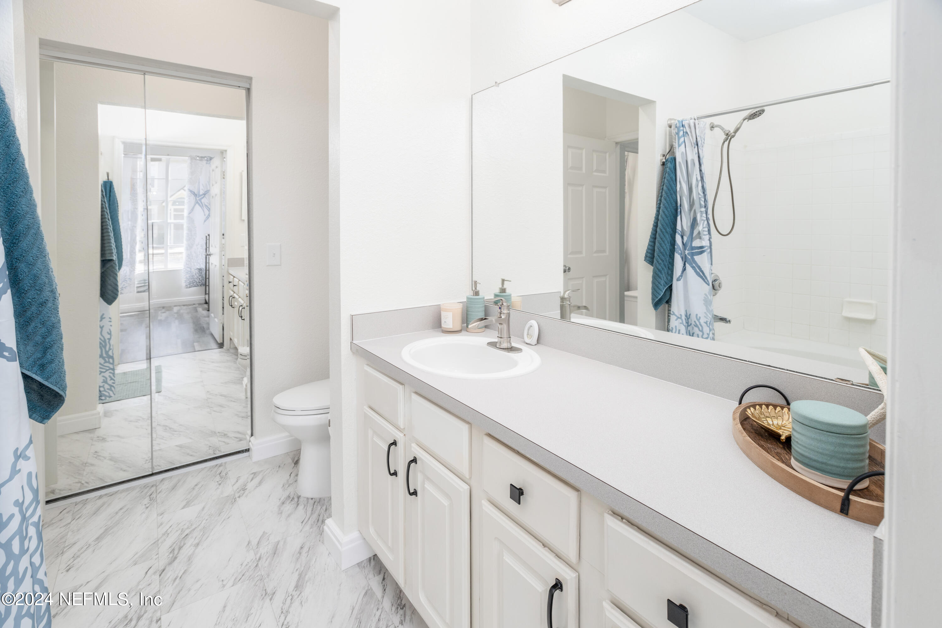 13703 RICHMOND PARK Drive, 2302