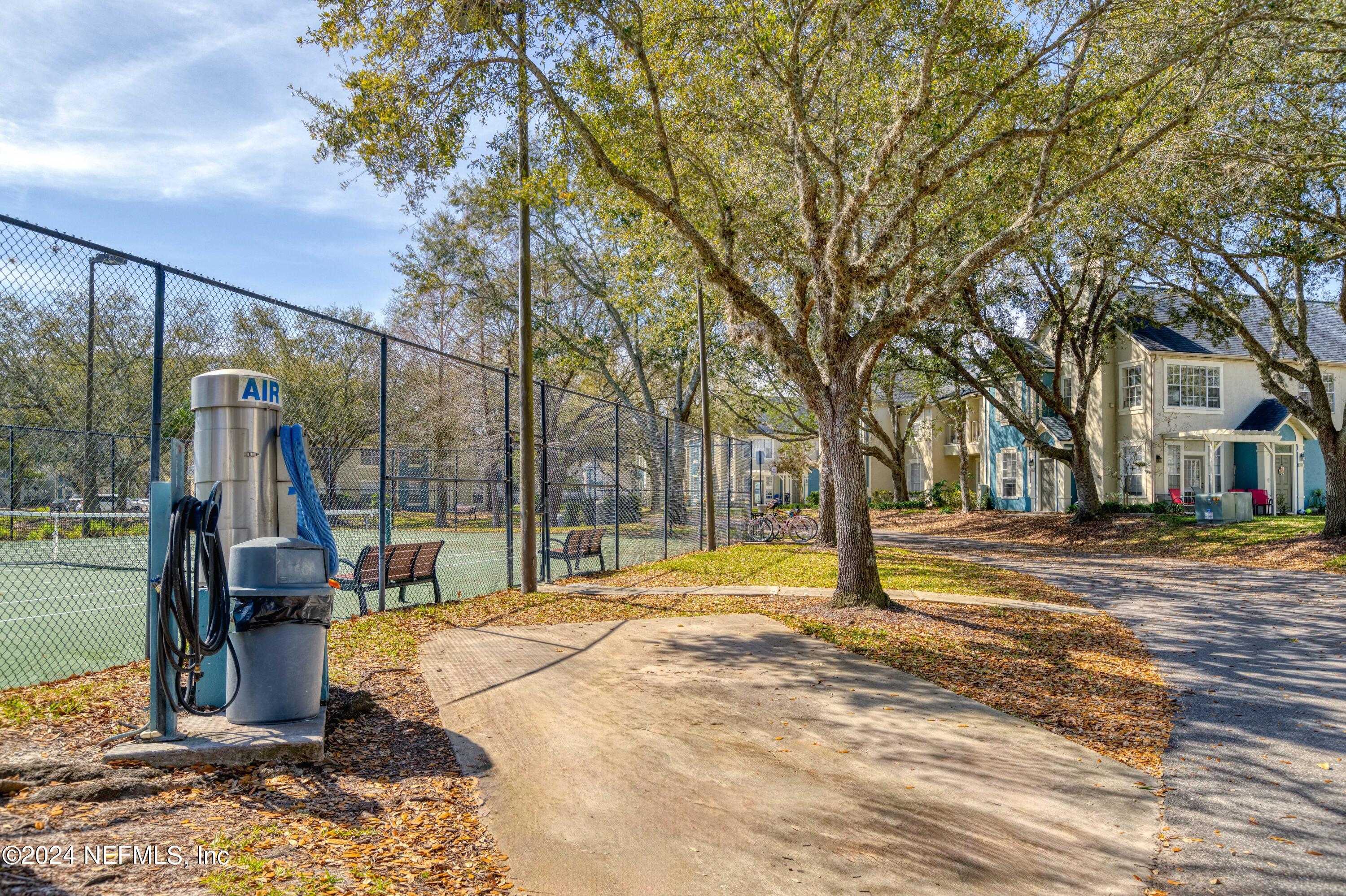 13703 RICHMOND PARK Drive, 2302