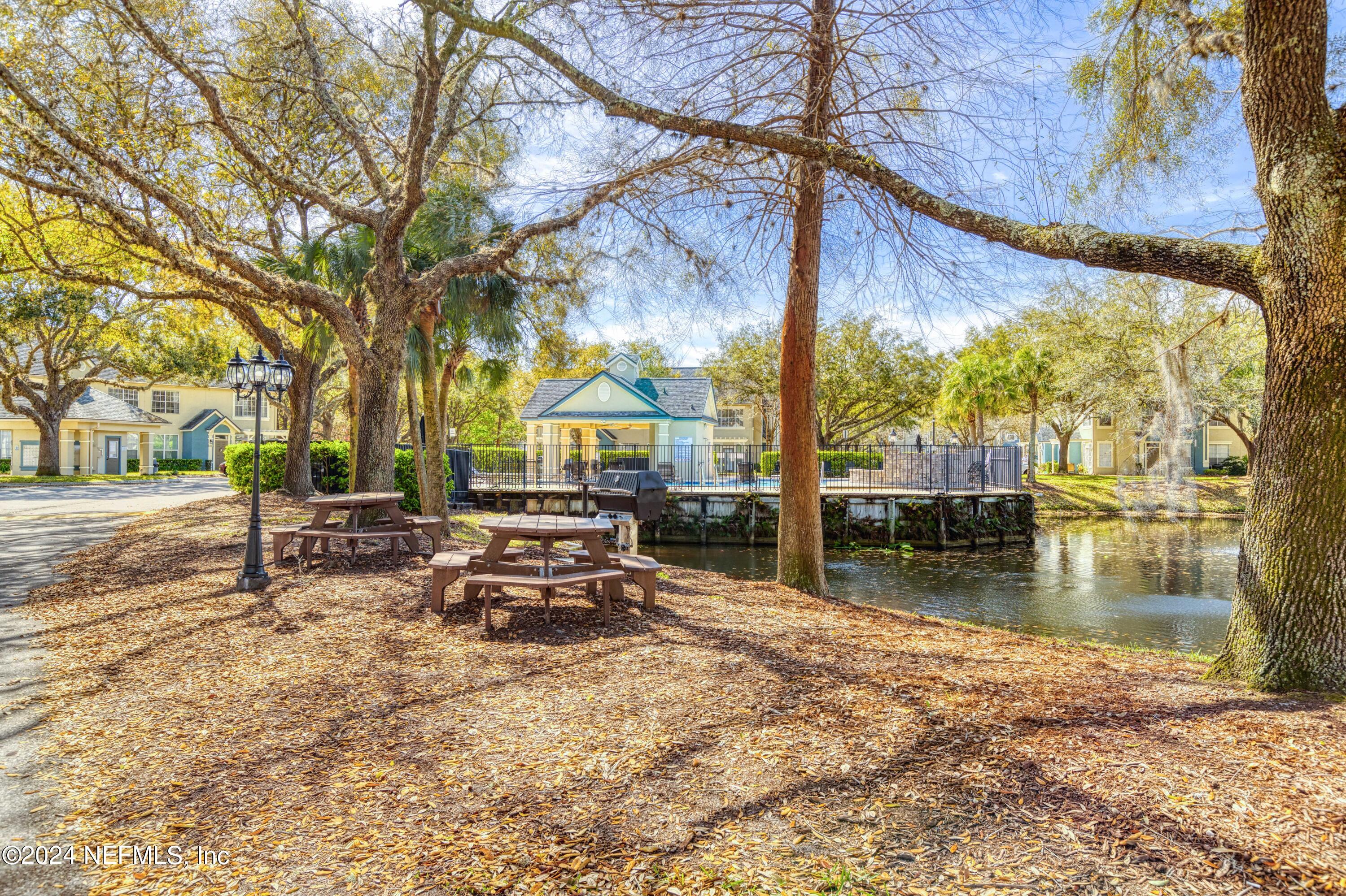 13703 RICHMOND PARK Drive, 2302