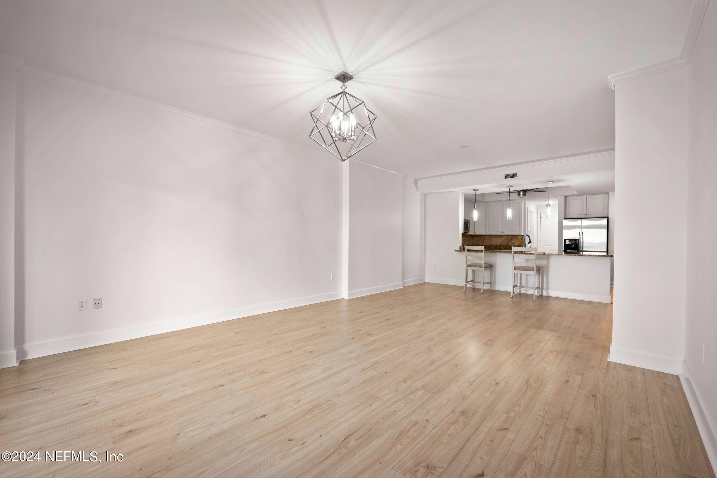 525 3RD Street N, 309