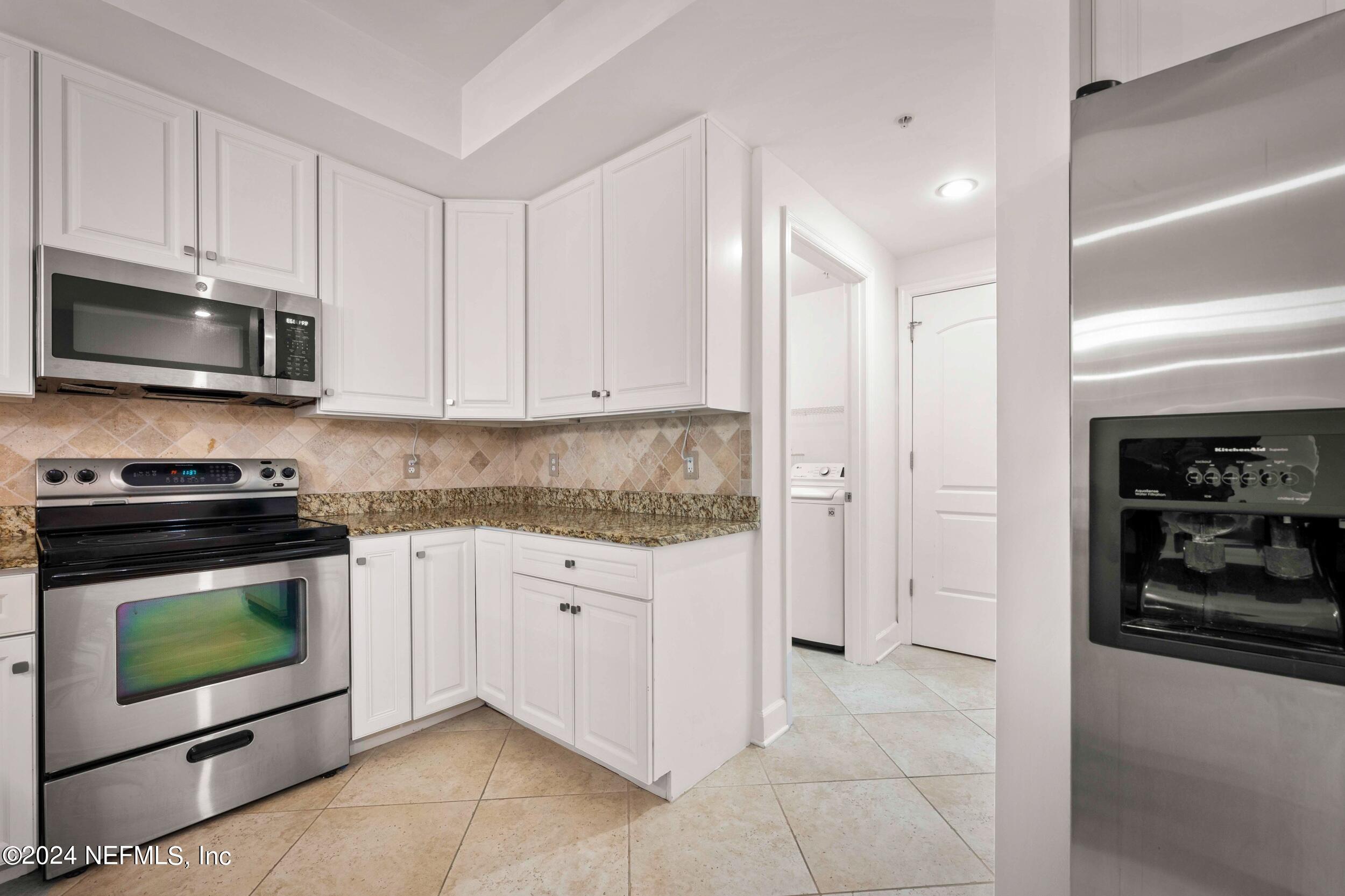 525 3RD Street N, 309