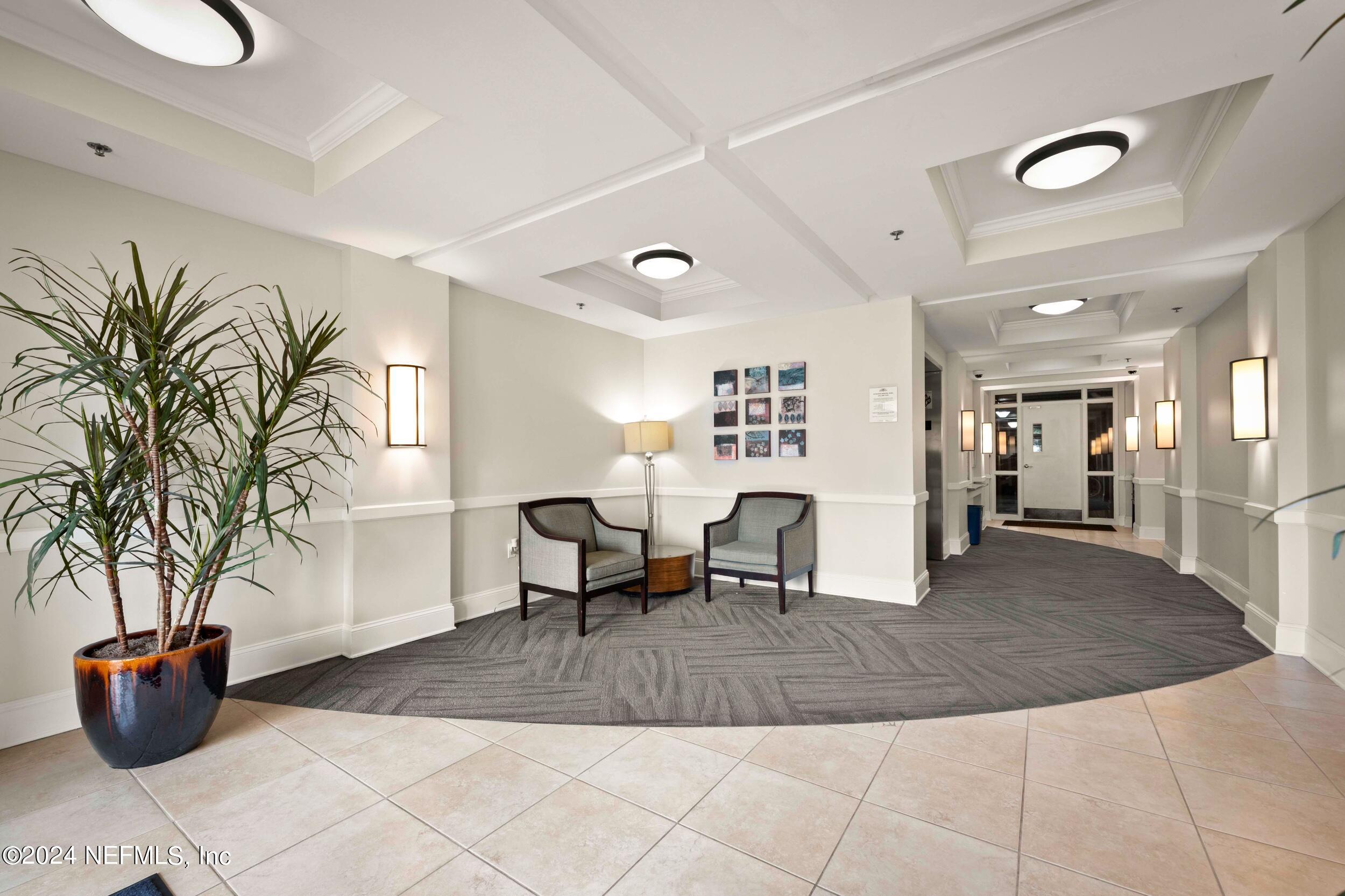 525 3RD Street N, 309