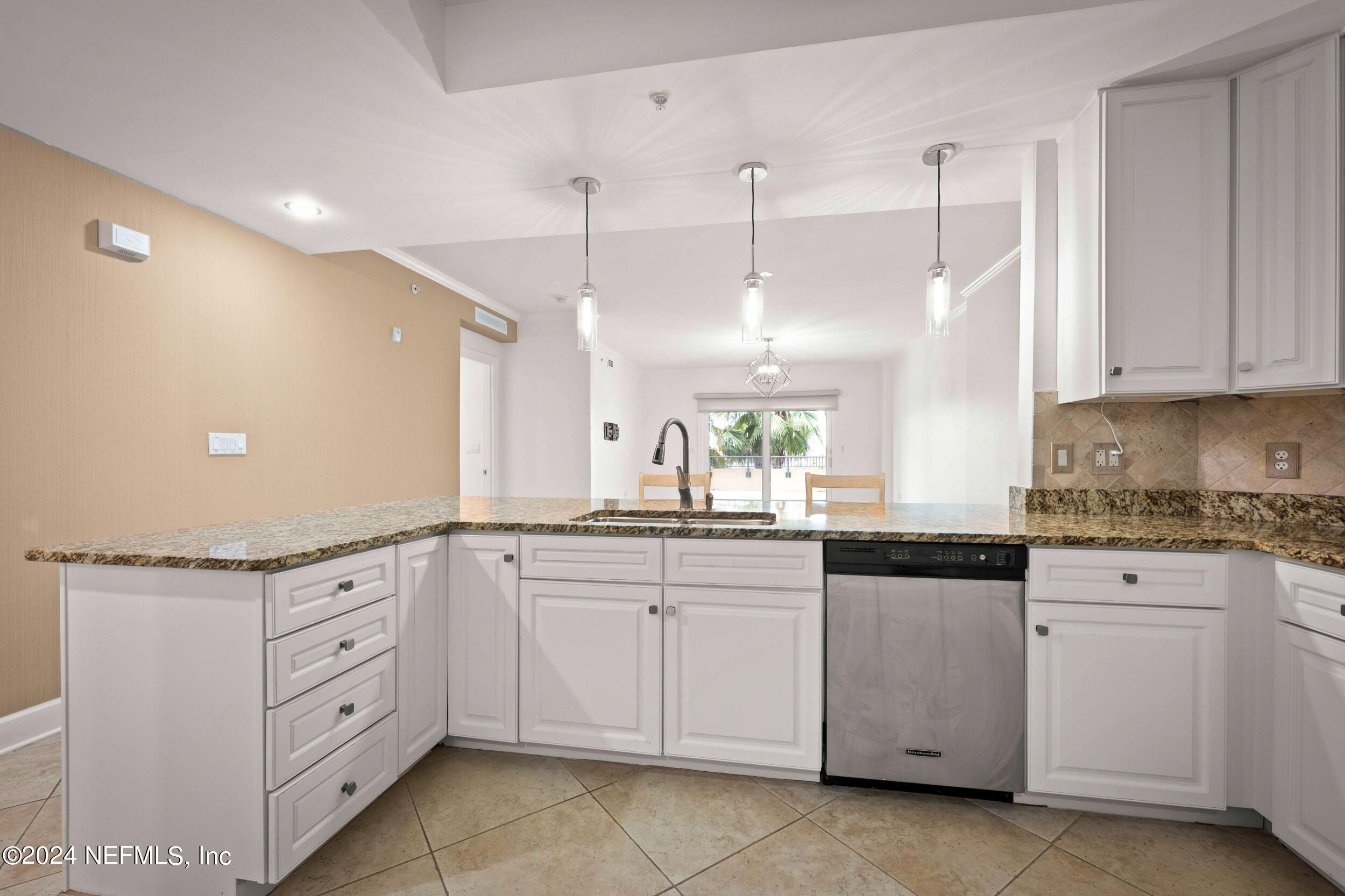 525 3RD Street N, 309