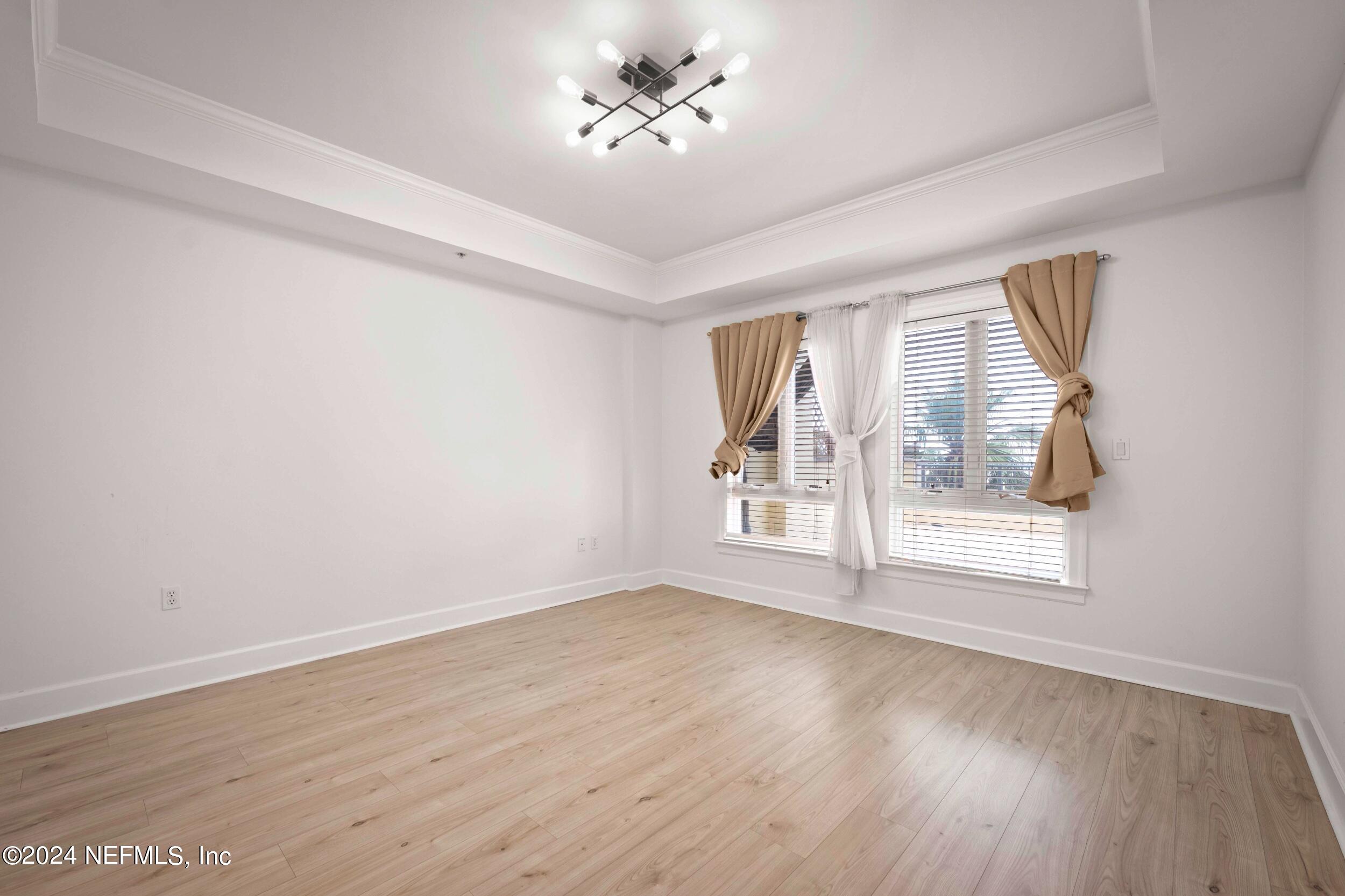 525 3RD Street N, 309