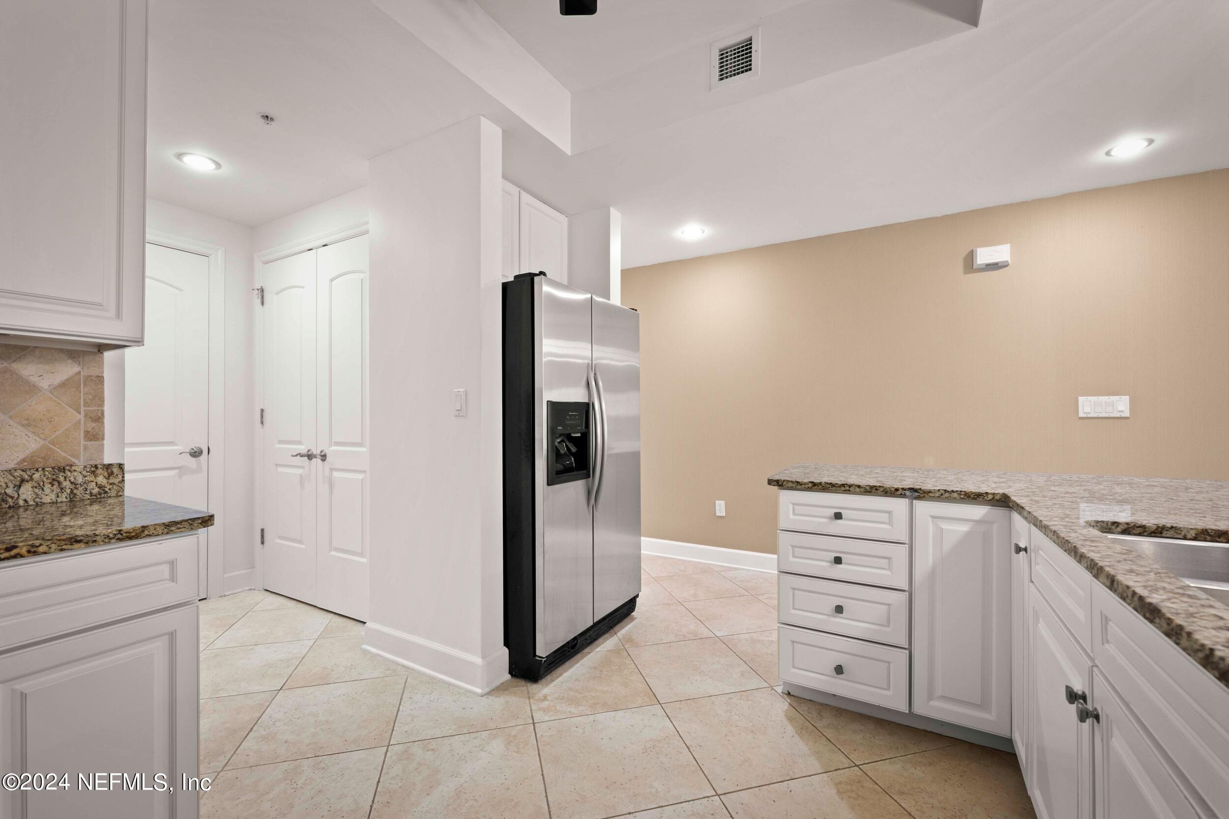 525 3RD Street N, 309