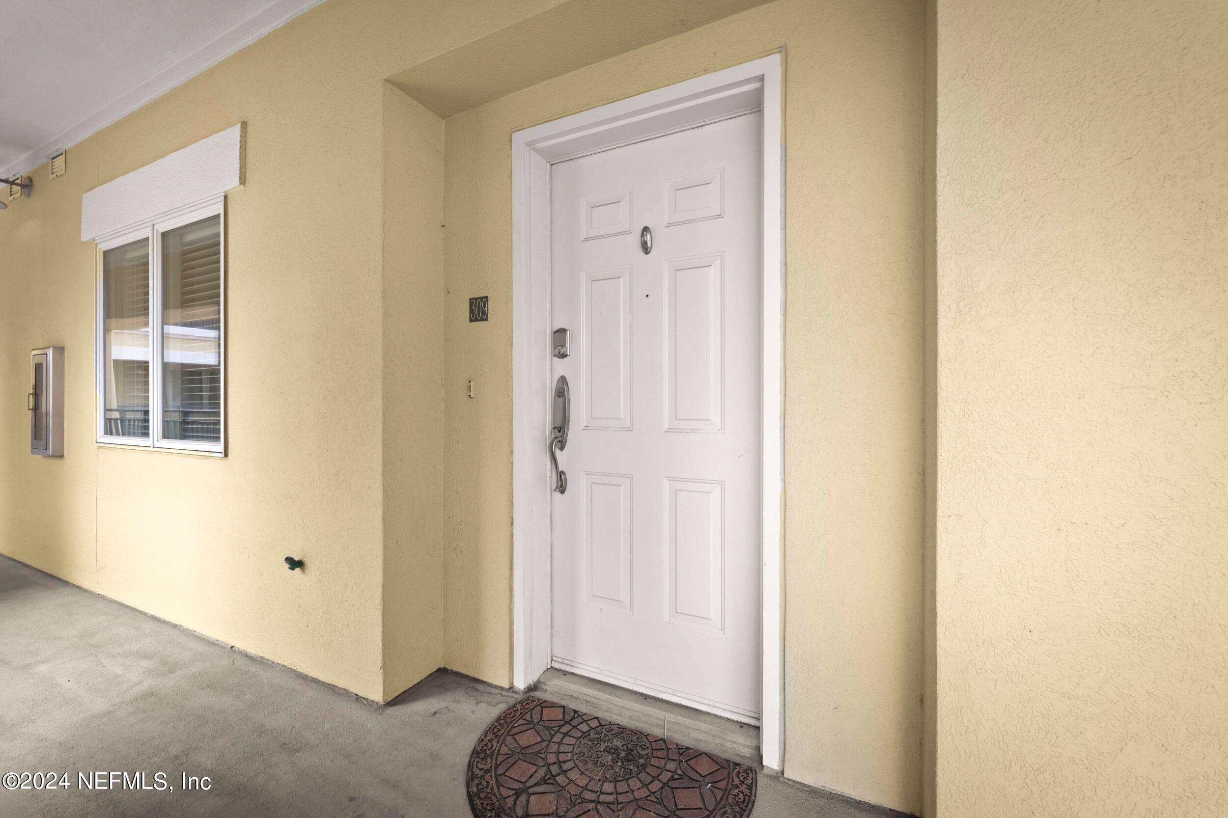 525 3RD Street N, 309