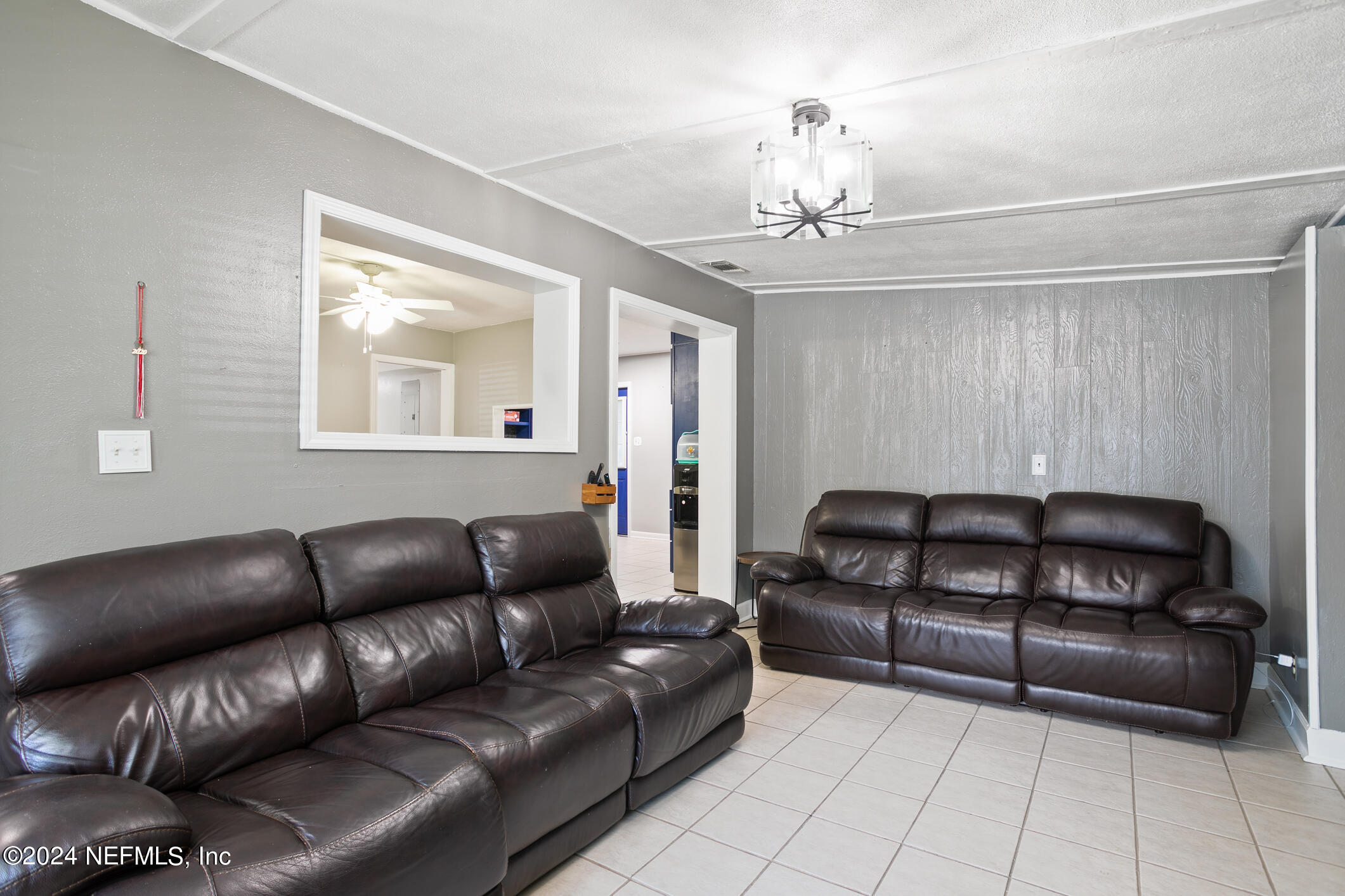 3044 NEWELL Boulevard