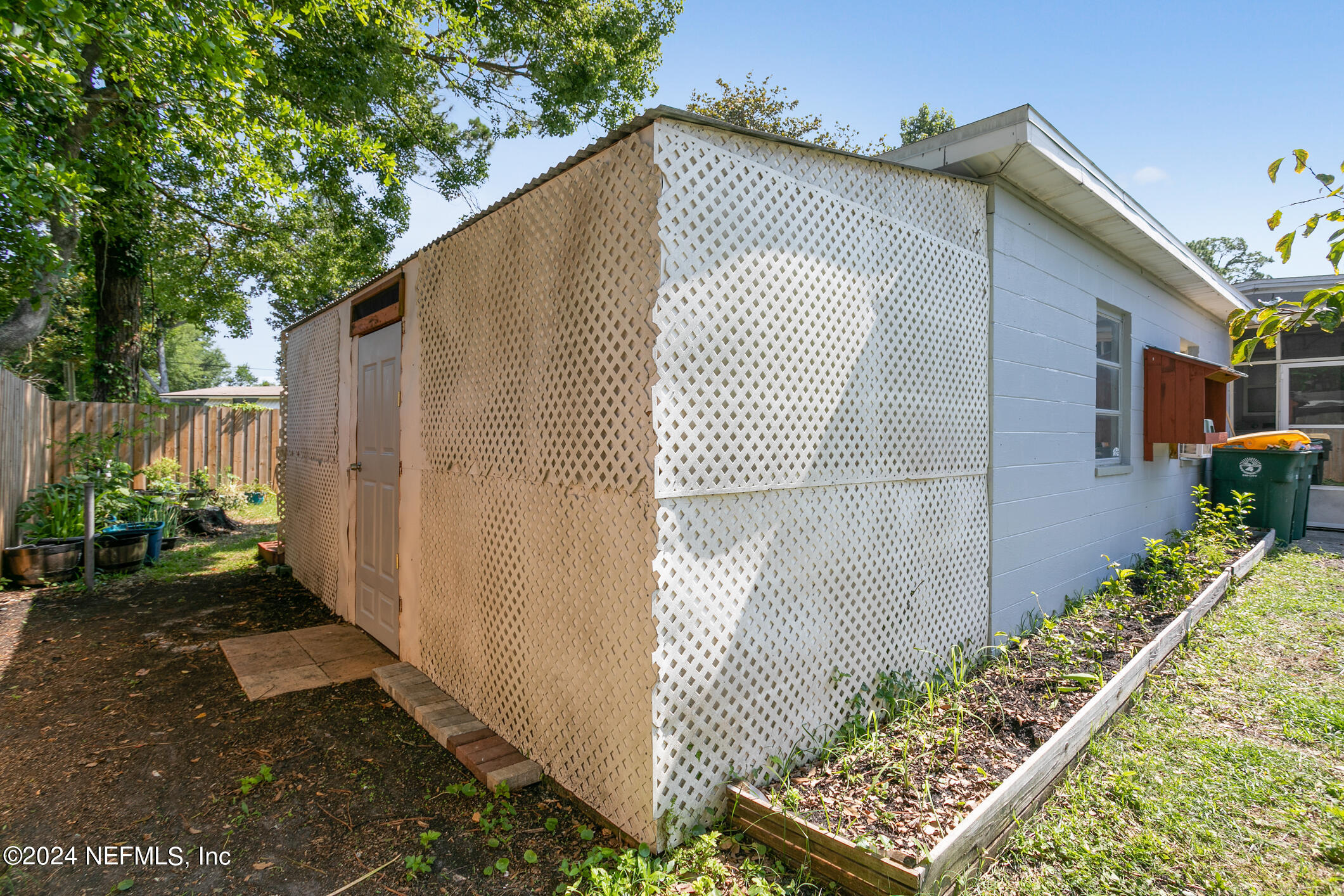 3044 NEWELL Boulevard