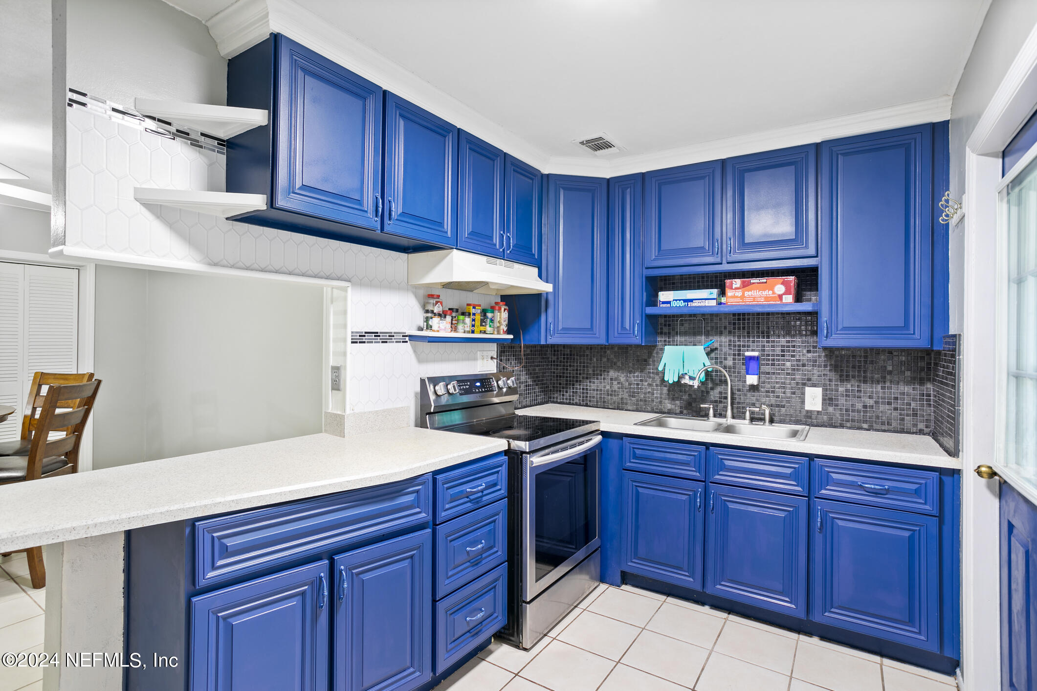 3044 NEWELL Boulevard